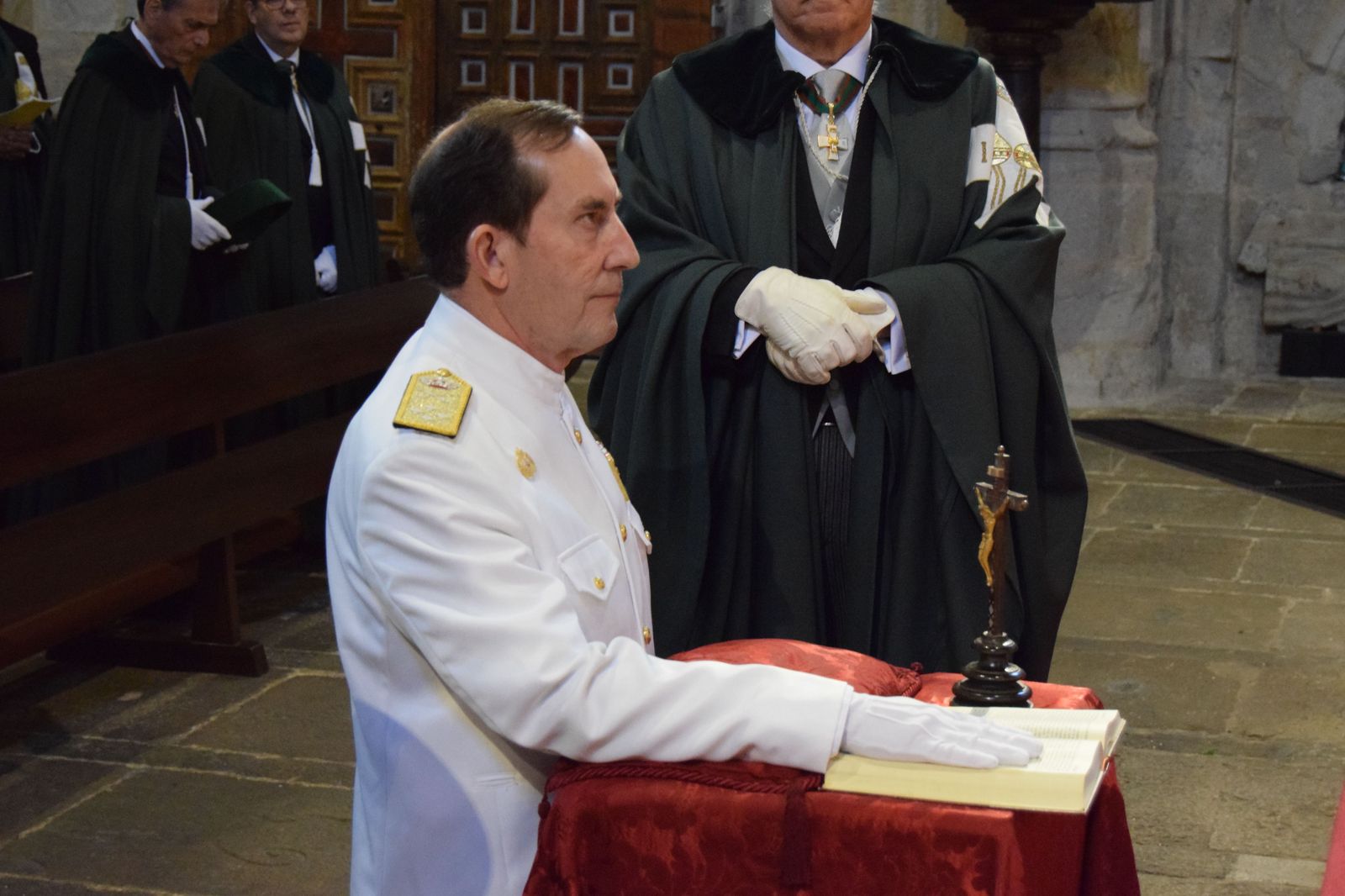 la-real-cofradia-de-caballeros-cubicularios-recibe-a-sus-nuevos-miembros-12