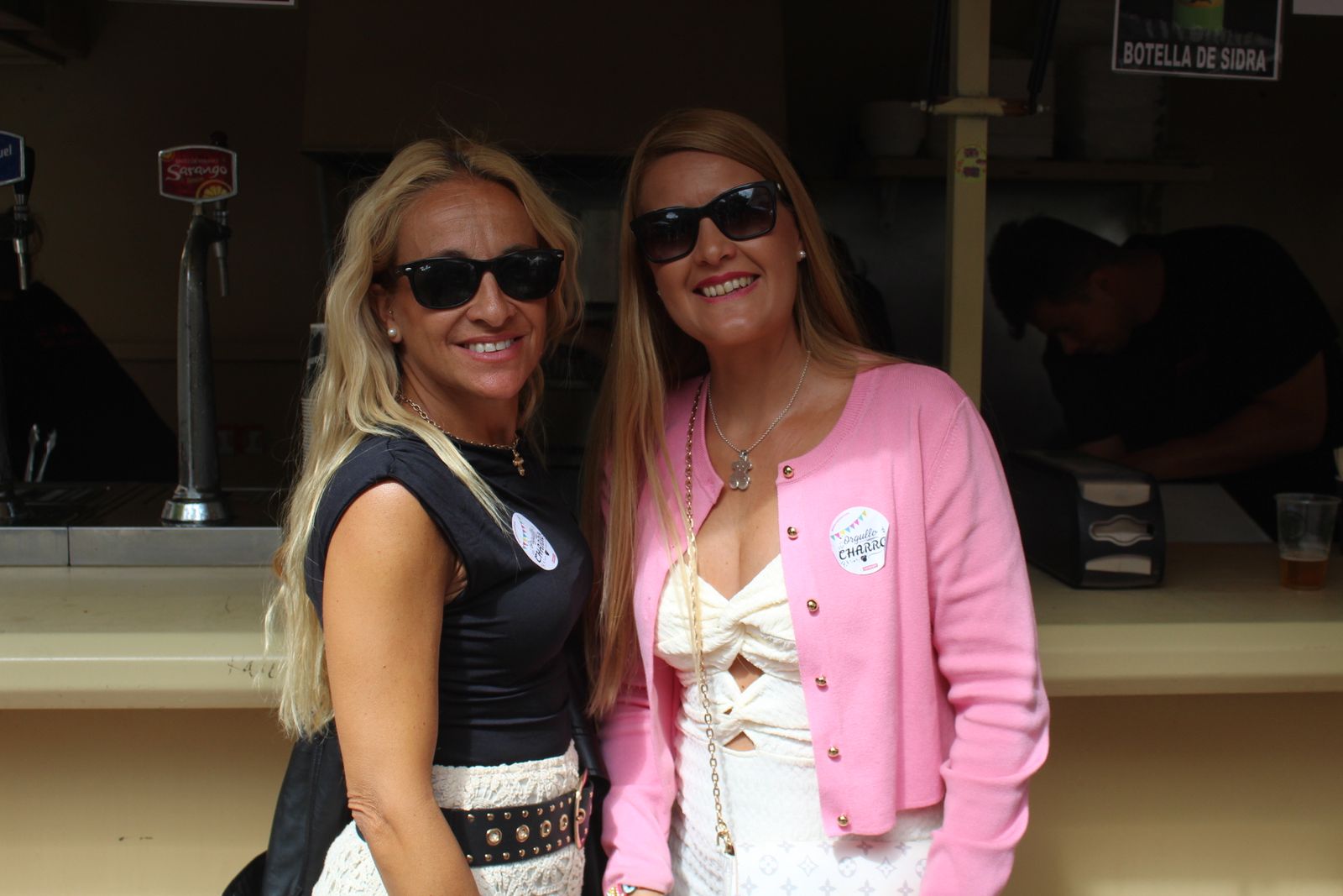 Ambiente en la Feria de Día en el mediodía de este domingo