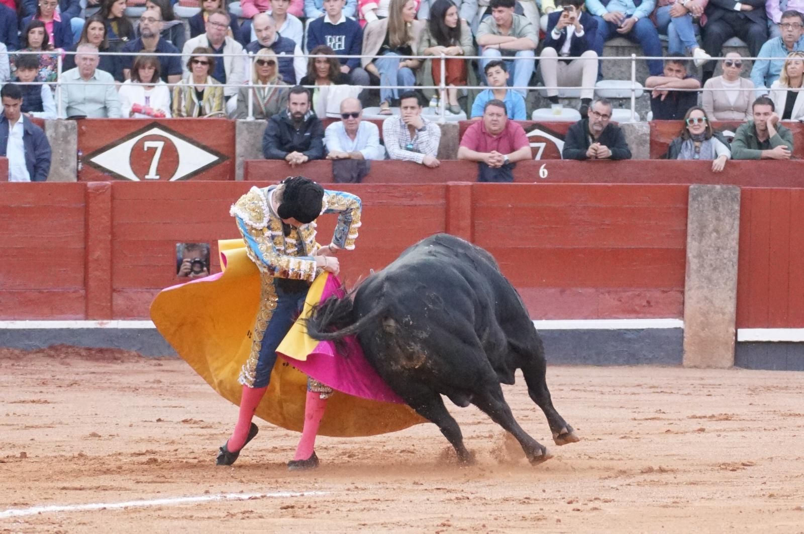 corrida-concurso-momentos-mas-destacados-del-ultimo-festejo-de-abono-de-la-feria-taurina-virgen-de-la-vega-2024-fotos-carlos-h-g-y-juanes-21
