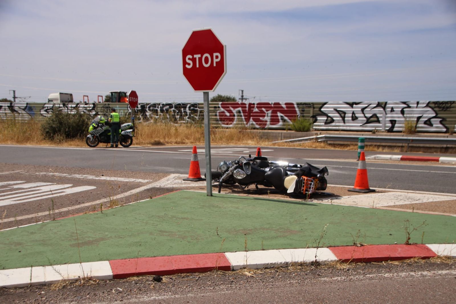 Accidente entre una moto y un turismo en Galindo y Perahuy
