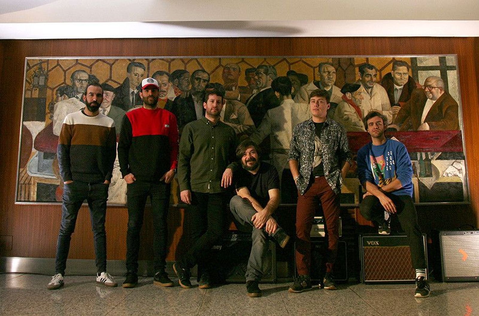 La Golondrina Girando por salas