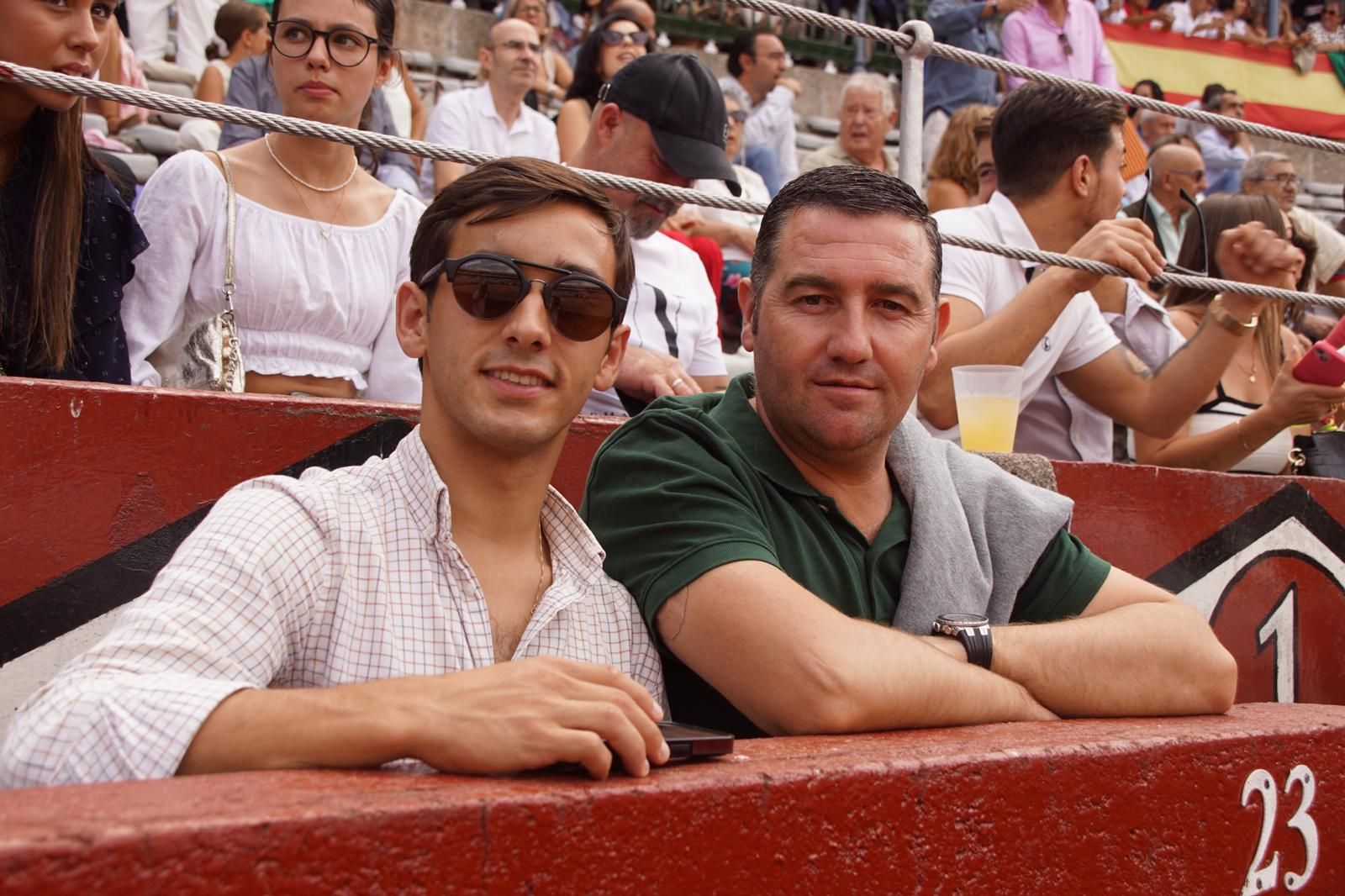 Expectación por ver los caballos de rejoneo en La Glorieta: imágenes del ambiente en los tendidos y en el patio de cuadrillas