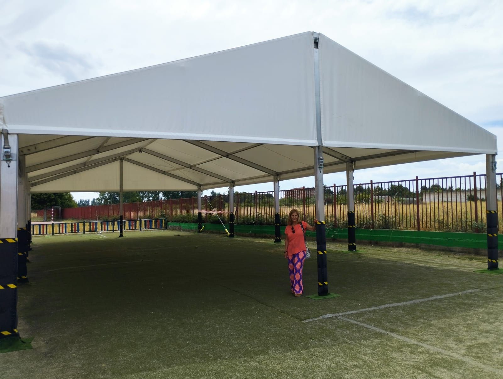 Carpa instalada en el Colegio San Blas de Santa Marta de Tormes