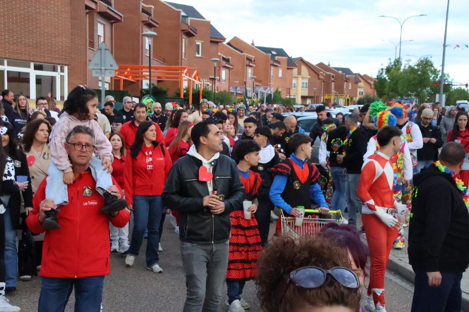  Villamayor, concentración y pasacalles de grupos y peñas
