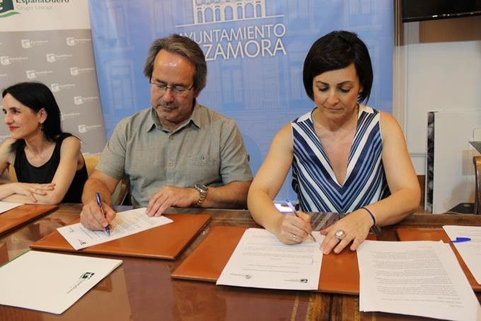 Ayuntamiento y Caja España-Duero unen sus fuerzas para facilitar la emancipación de los jóvenes