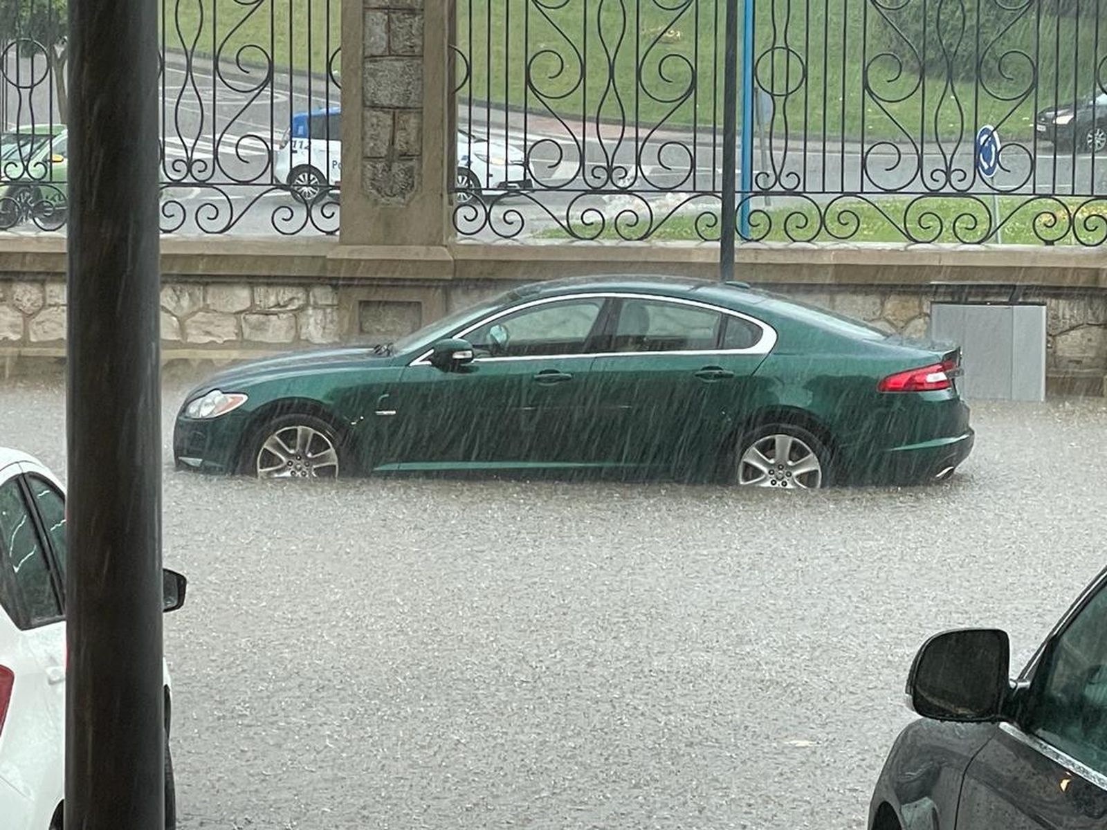 Imagen de un vehículo aparcado en la zona de la estación de tren en Zamora.Archivo