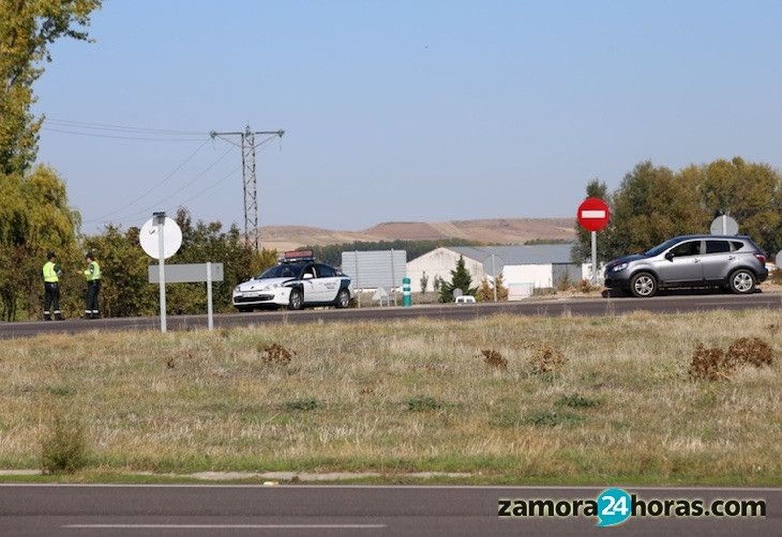 La Guardia Civil en un accidente en la CL-605. Archivo