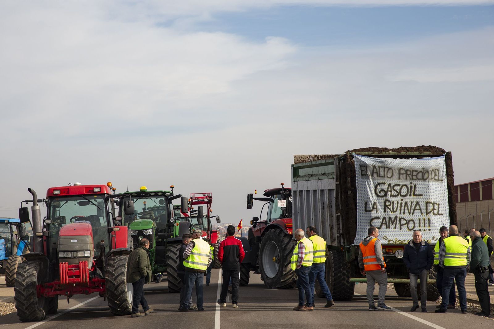 Corte de la carretera CL-527 por las protestas de agricultores y ganaderos el pasado 2024-ICAL