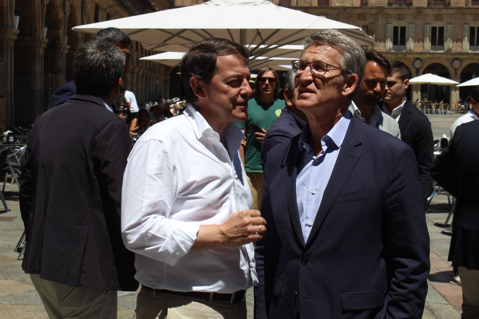 Feijóo, presidentes y cargos autonómicos del PP disfrutan de la gastronomía salmantina en 'Las Tapas de Gonzalo'