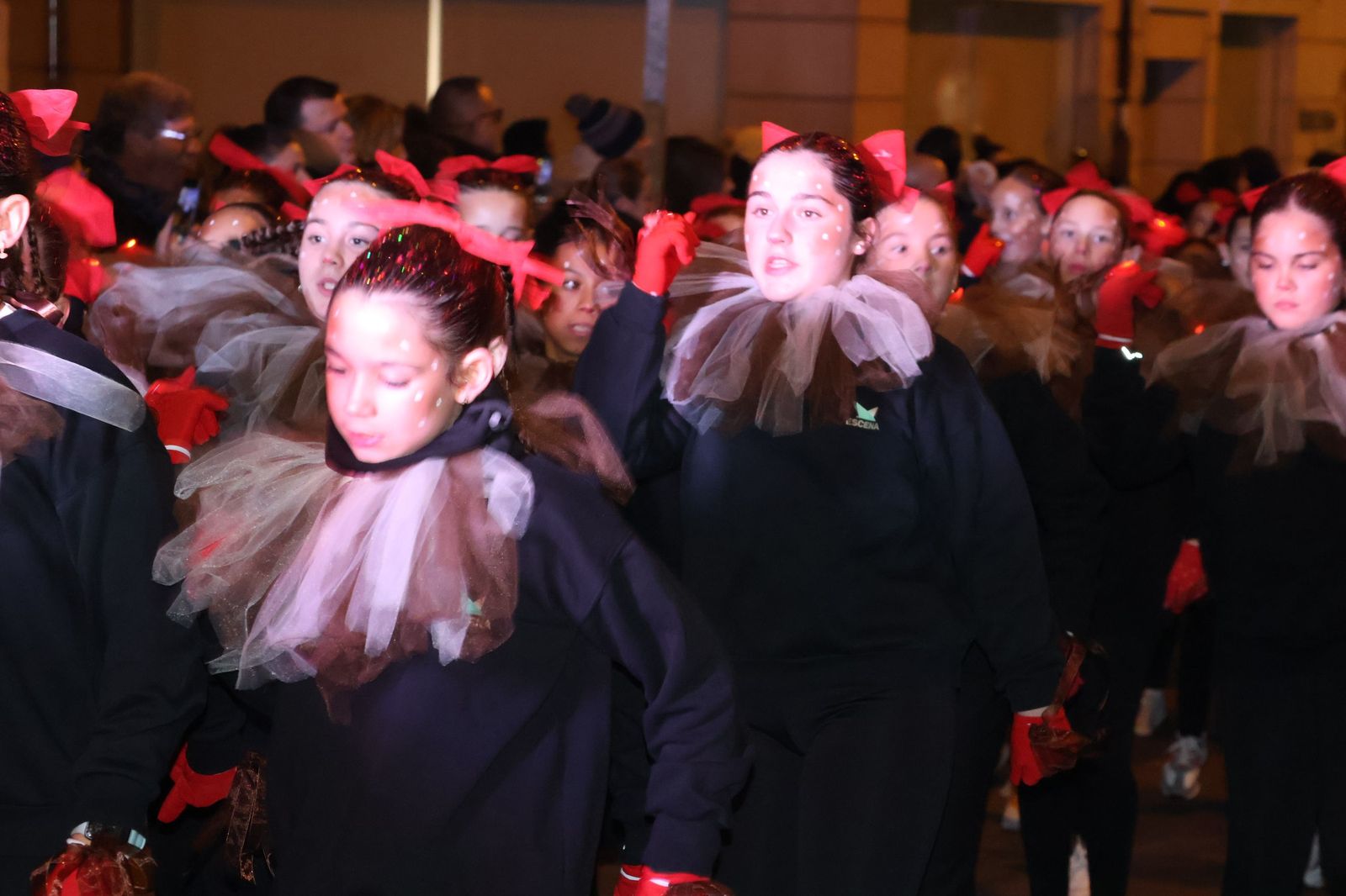 GALERÍA | El animado pasacalles de Escena por el centro de Zamora, en imágenes