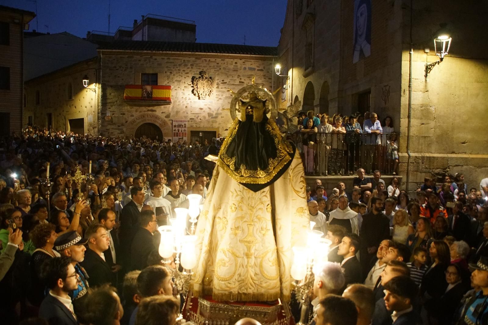 Procesión del regreso a clausura de Santa Teresa de Jesús