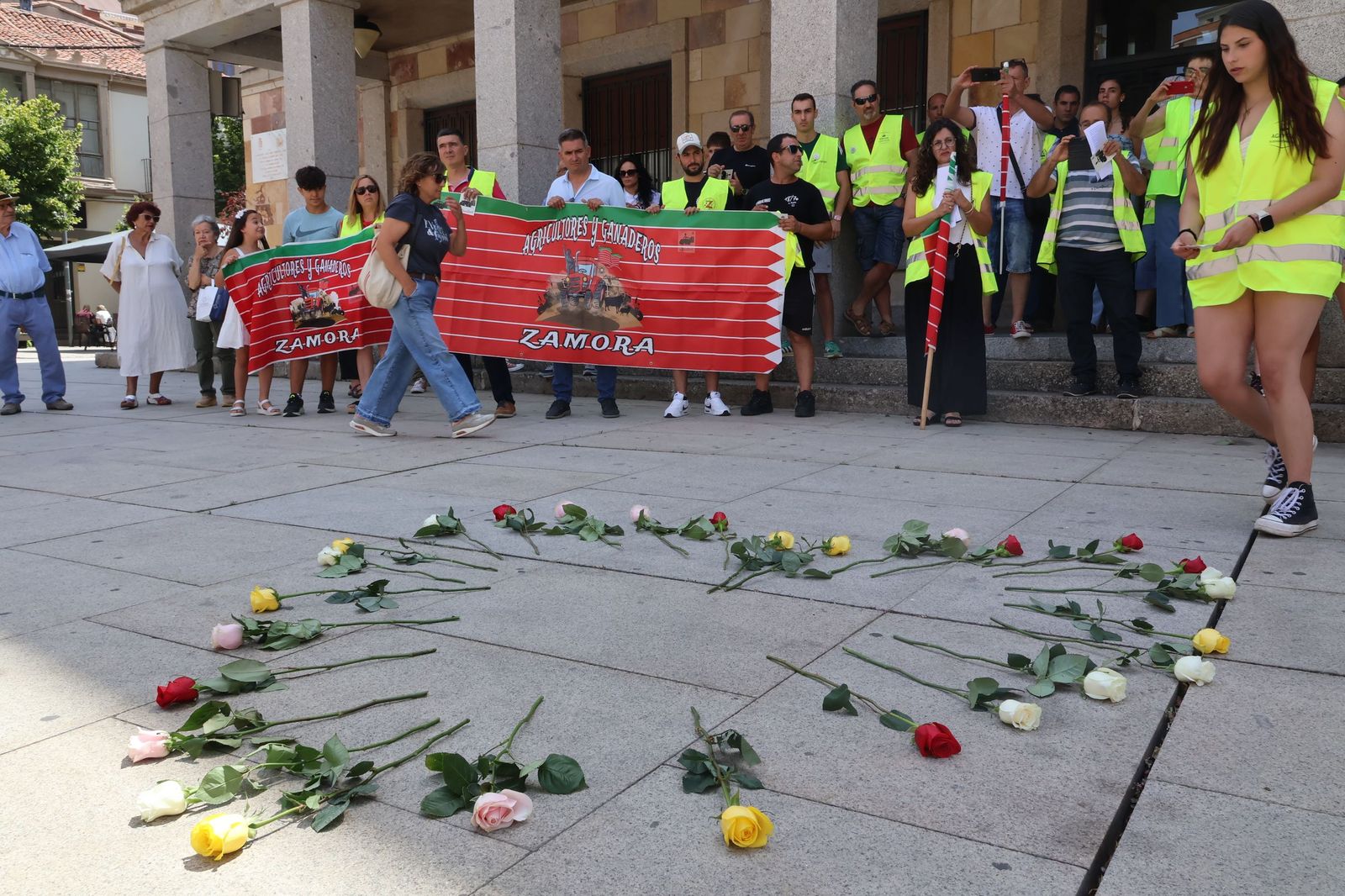Marcha silenciosa en homenaje a David Lafoz (72).JPG