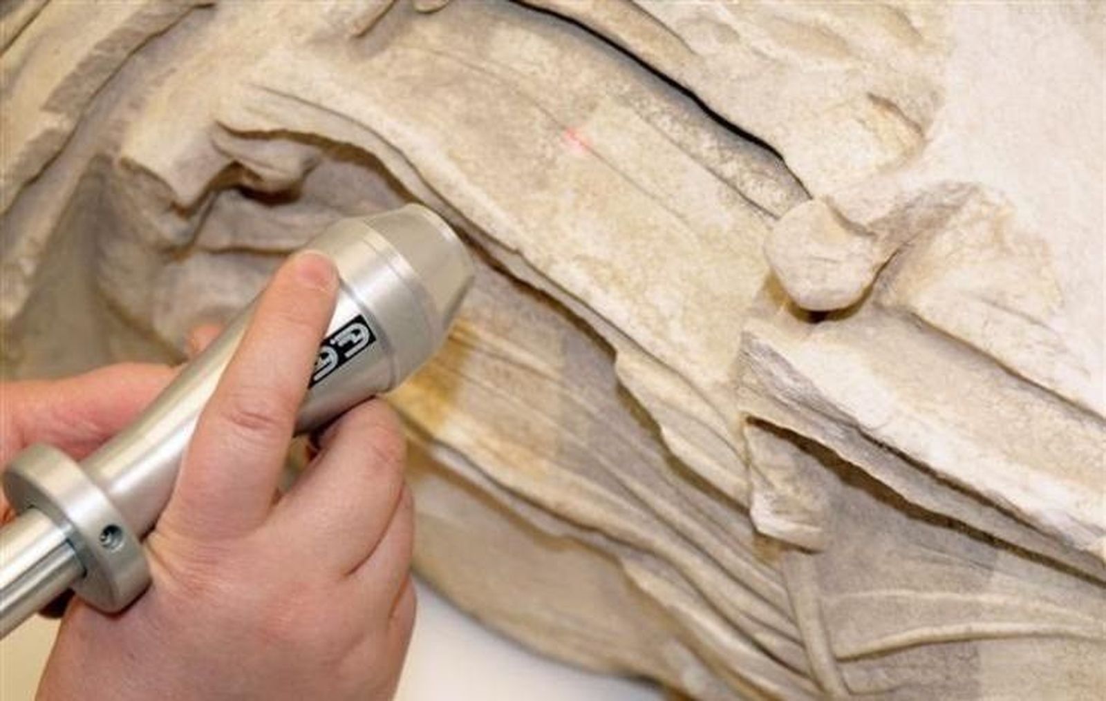 La Junta presenta la restauración de la escultura de la diosa Fortuna de Clunia