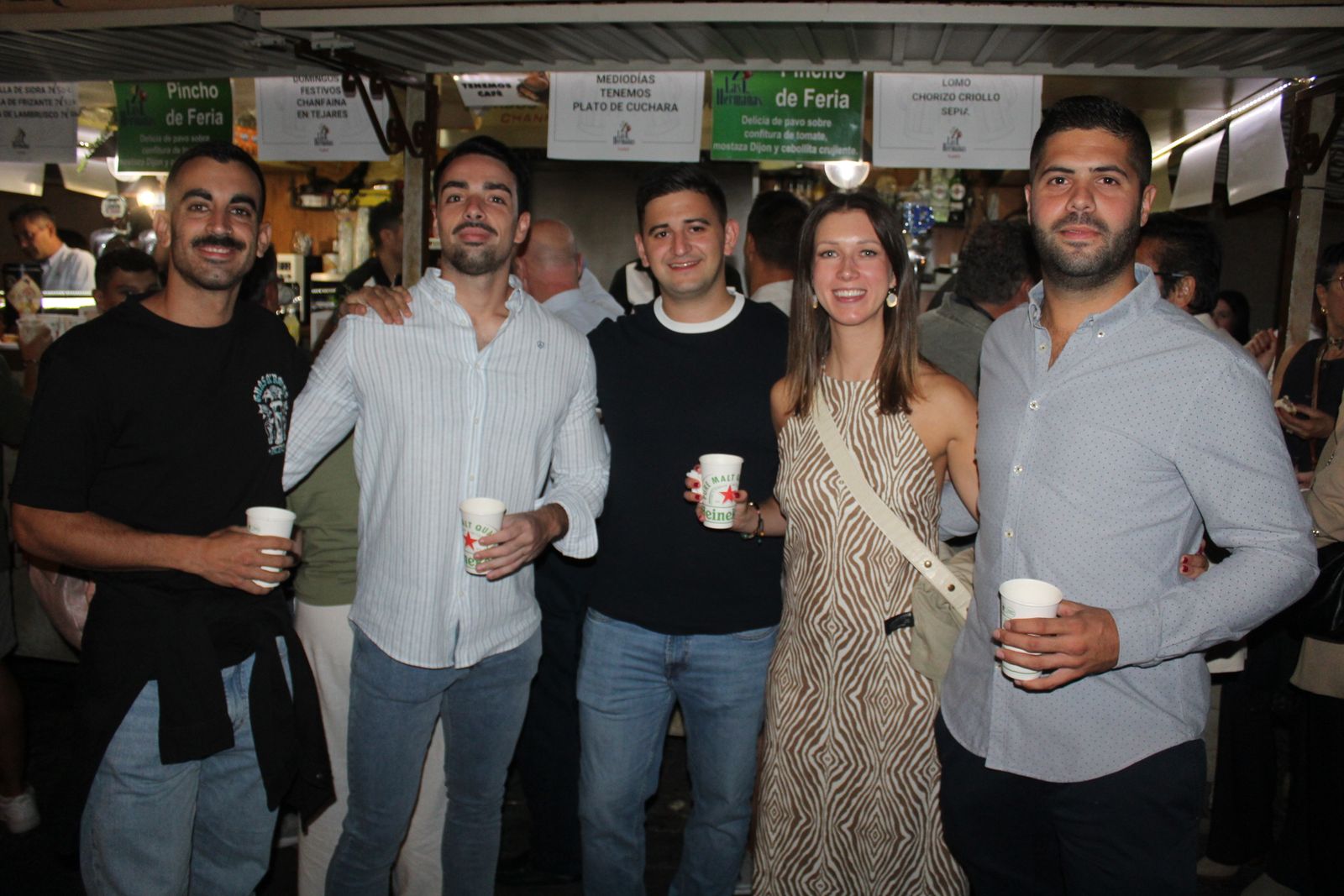 La Feria de Día se llena en la tarde-noche de este viernes, punto de partida del fin de semana