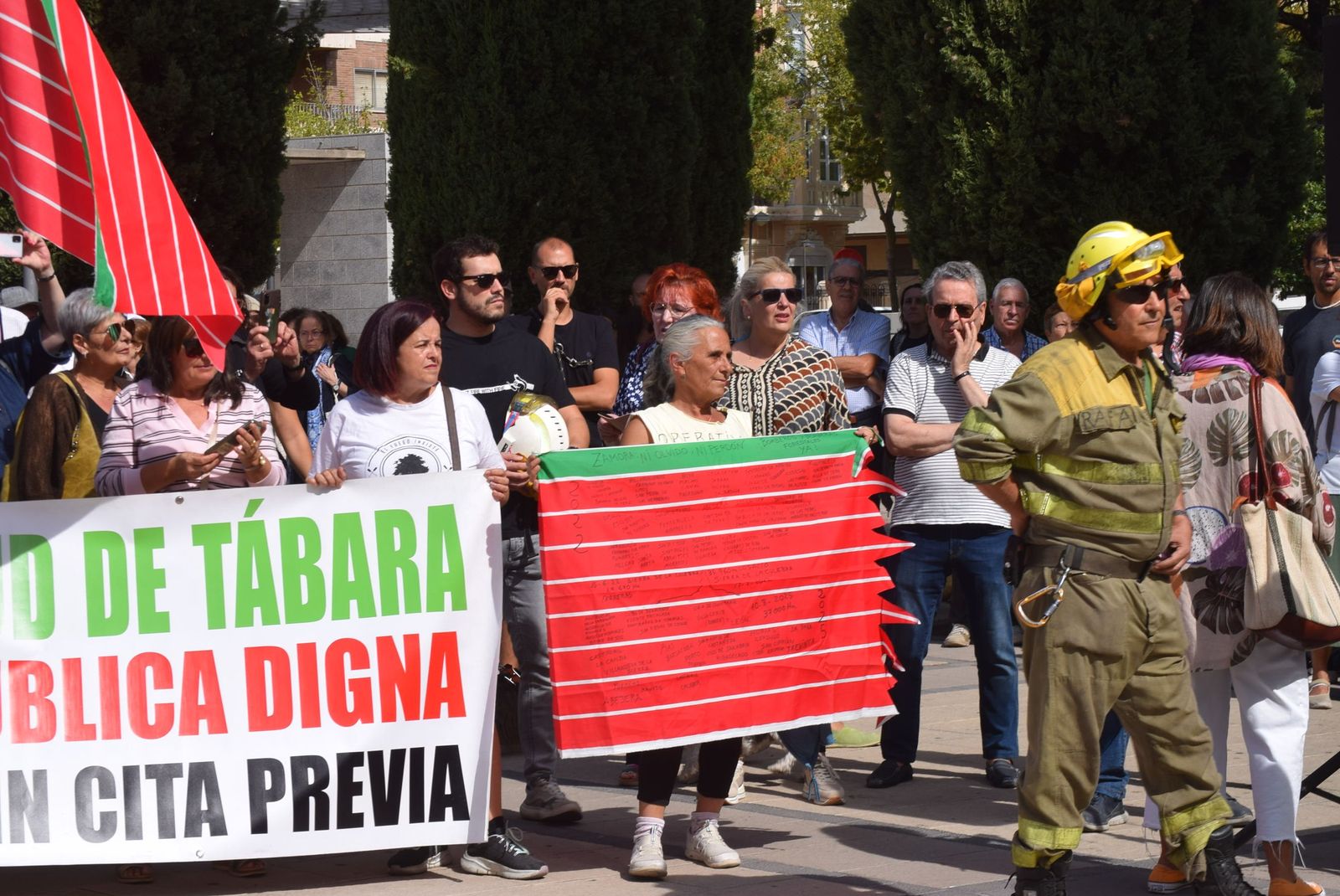 Concentración para reclamar "respeto y justicia" para Zamora tras los incendios