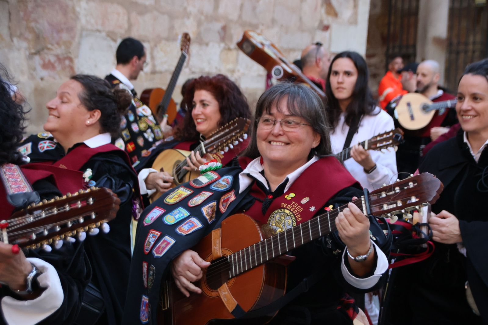 Tunas de toda España cantan al son de la historia por las calles de Salamanca