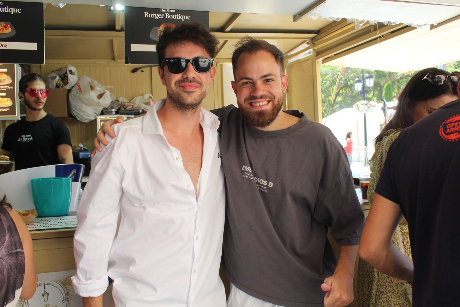 Ambiente en la Feria de Día en el mediodía de este