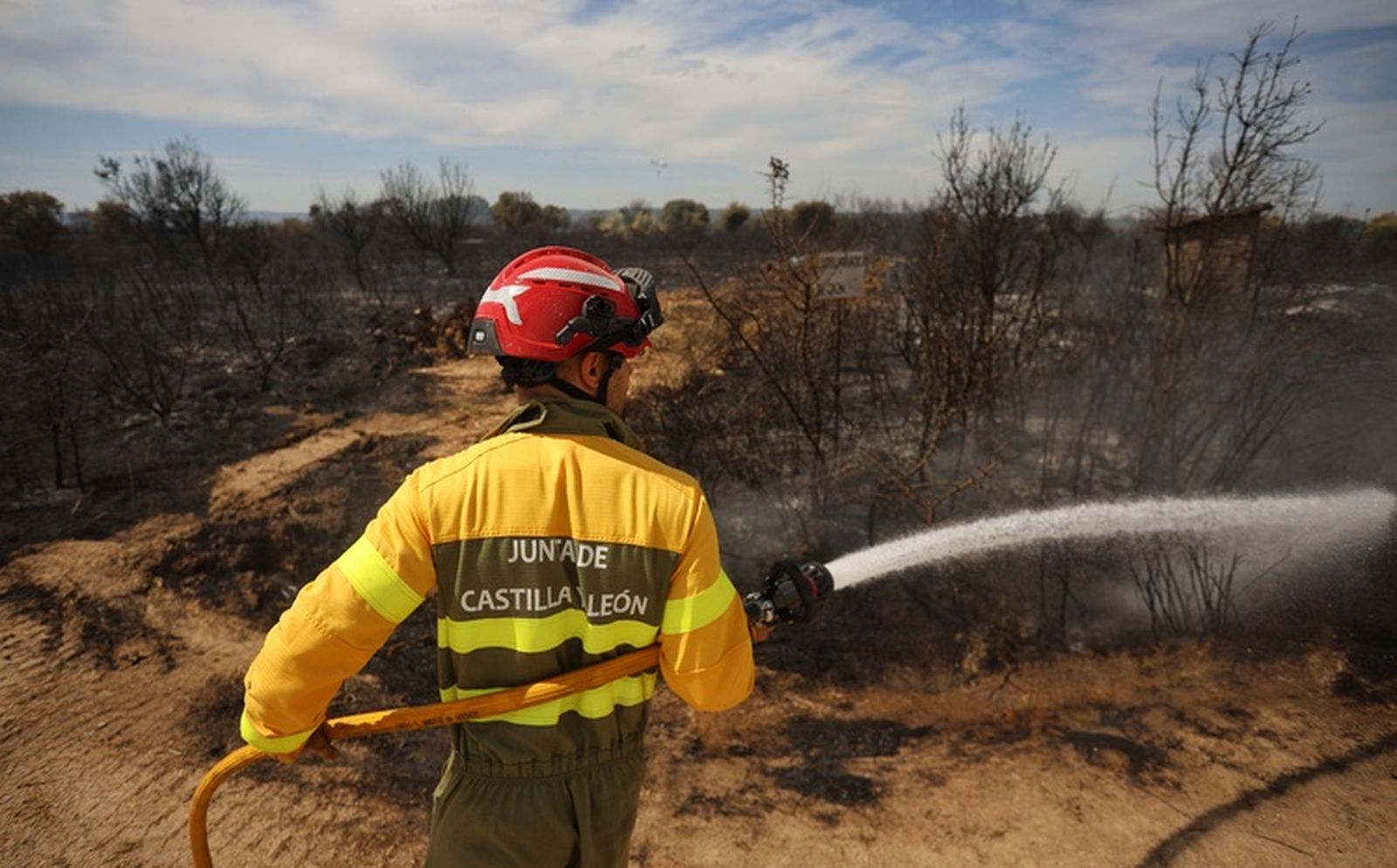 Así ha sido la actución de los Servicios de Extinción para sofocar el incendio en Castillejo de Martín Viejo