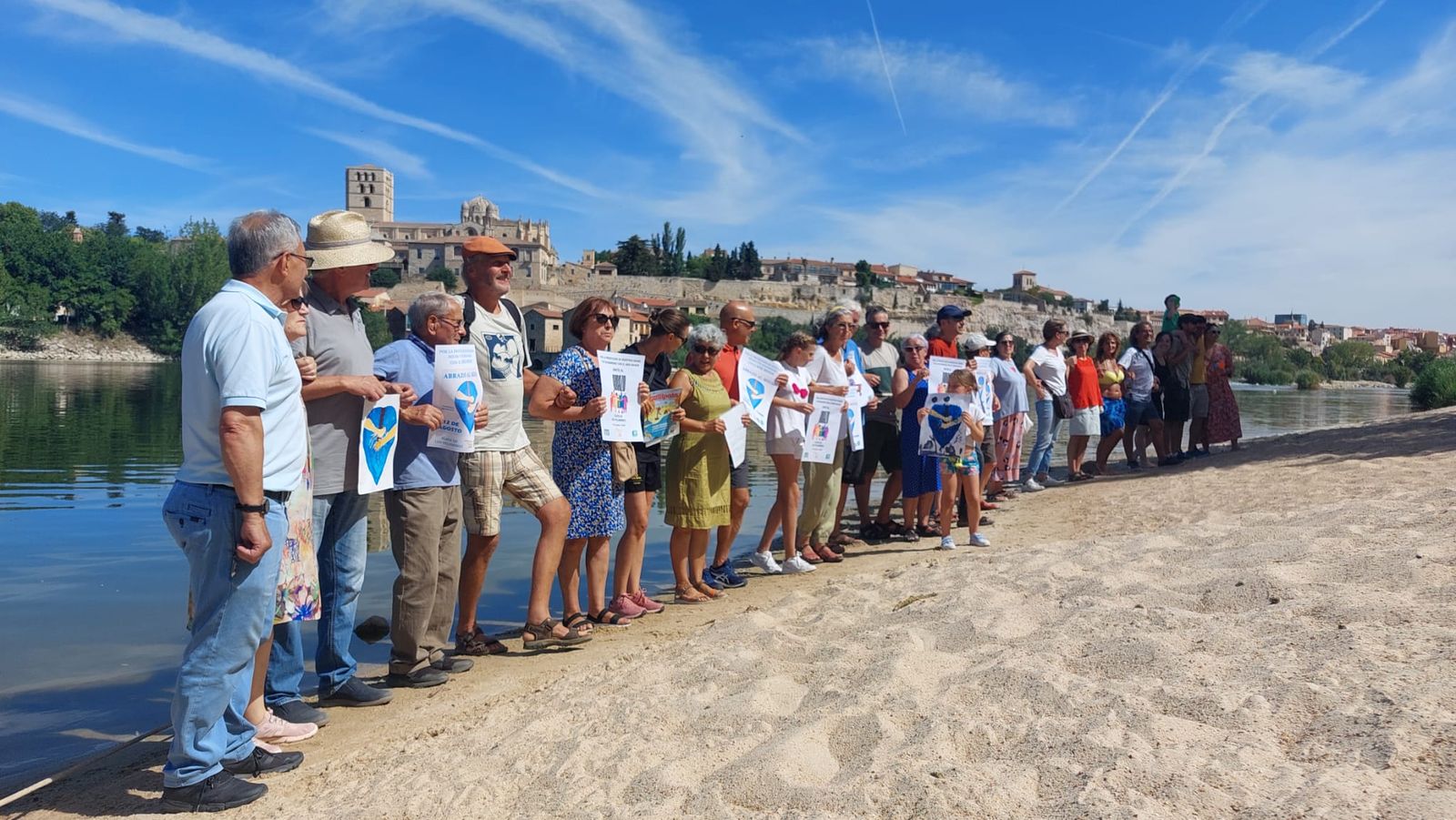 cadena-humana-por-el-agua-en-los-pelambres-12