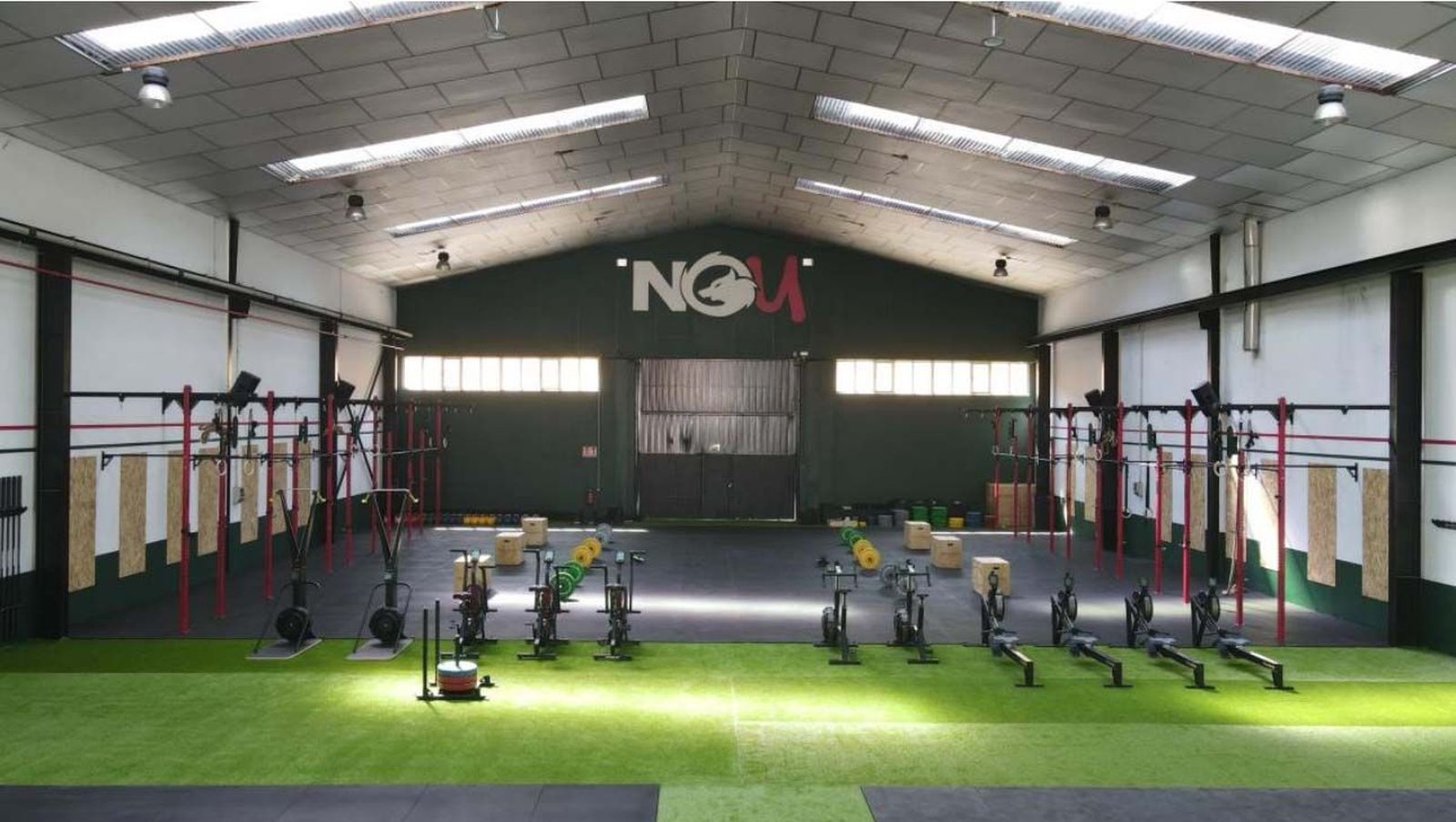 Zona exclusiva para impartir clase de CrossFit. Diferenciada de la zona de Open Box o del resto de clases Zona exclusiva para impartir clase de CrossFit. Diferenciada de la zona de Open Box o del resto de clases