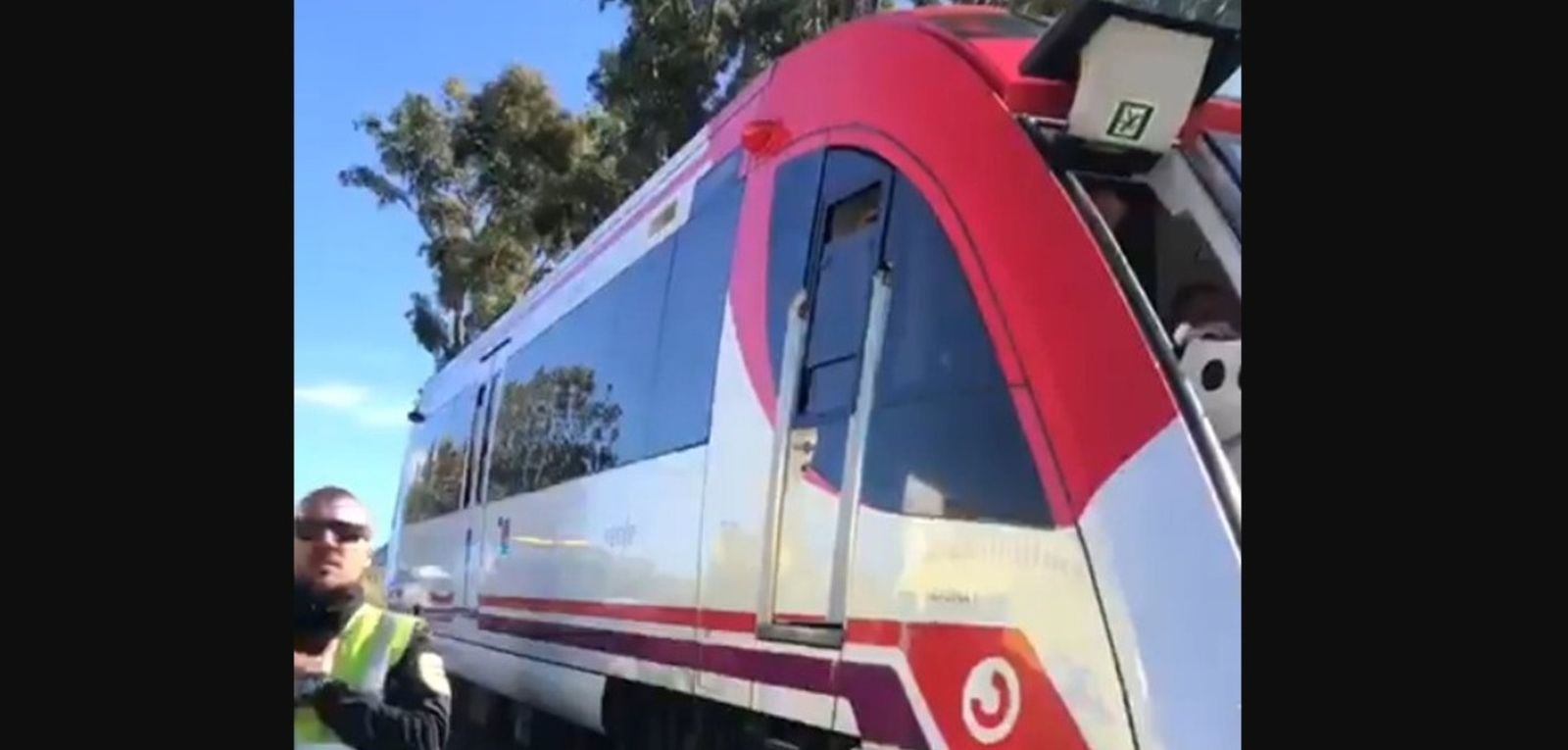 Imagen del tren de vía estrecha siniestrado cerca de Cartagena - X