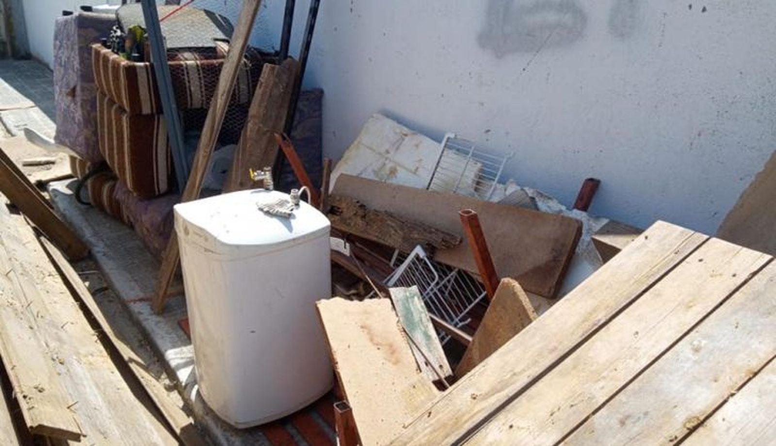 Escombros, restos de poda y residuos voluminosos en Villaralbo (3)_728x418