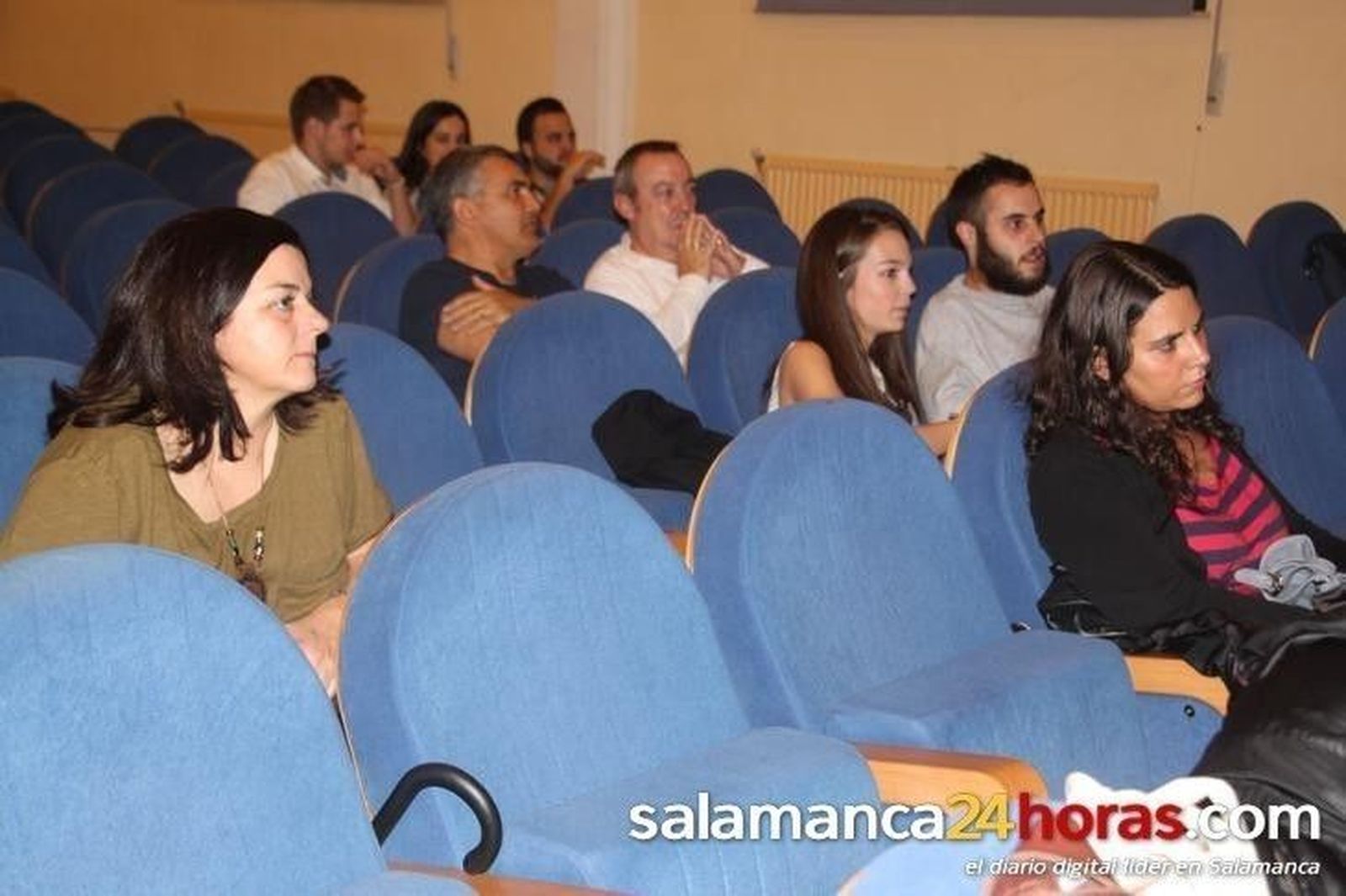 Mesa redonda sobre la educación pública