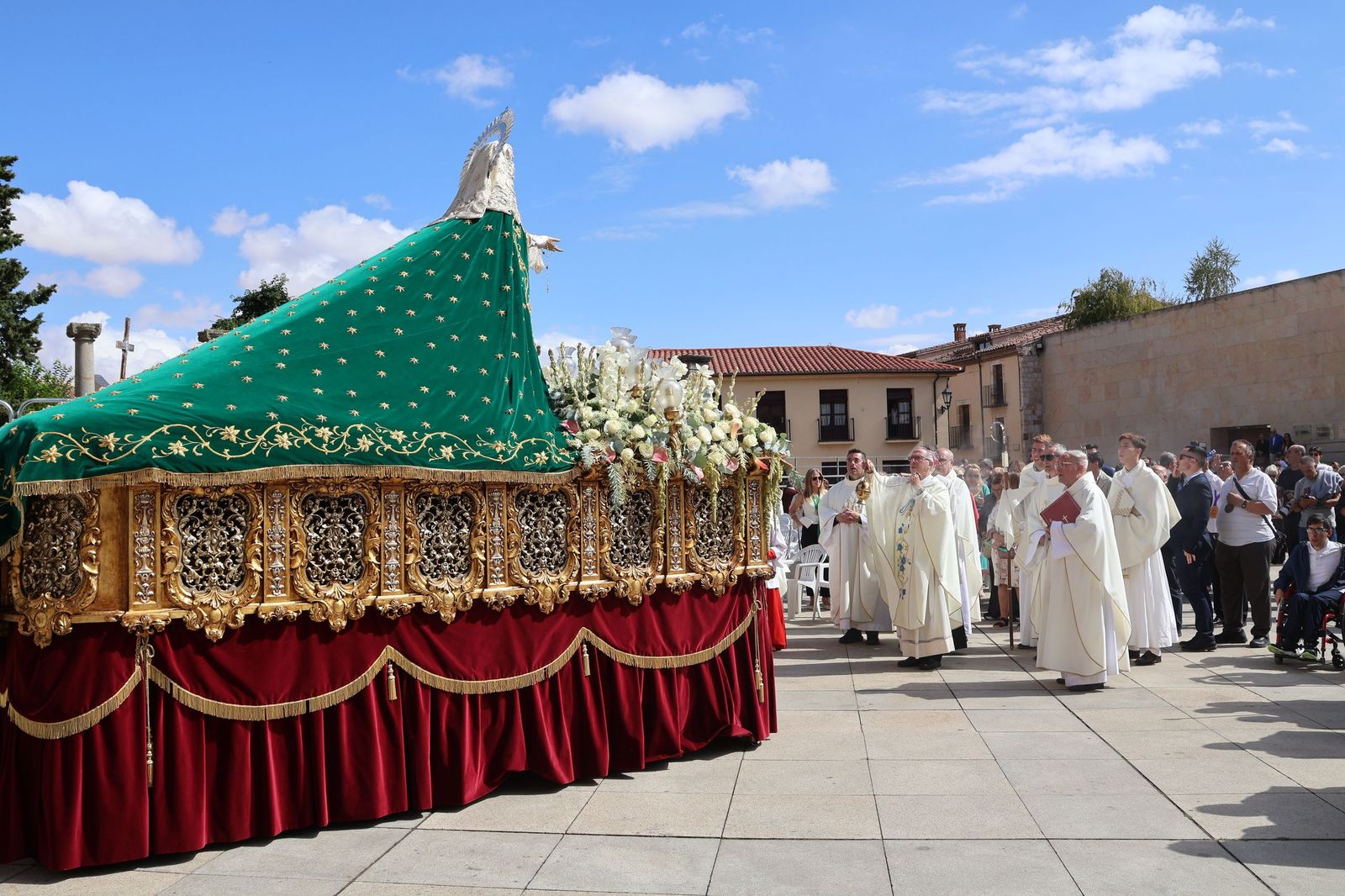 Procesión extraordinaria de la Virgen de La Esperanza