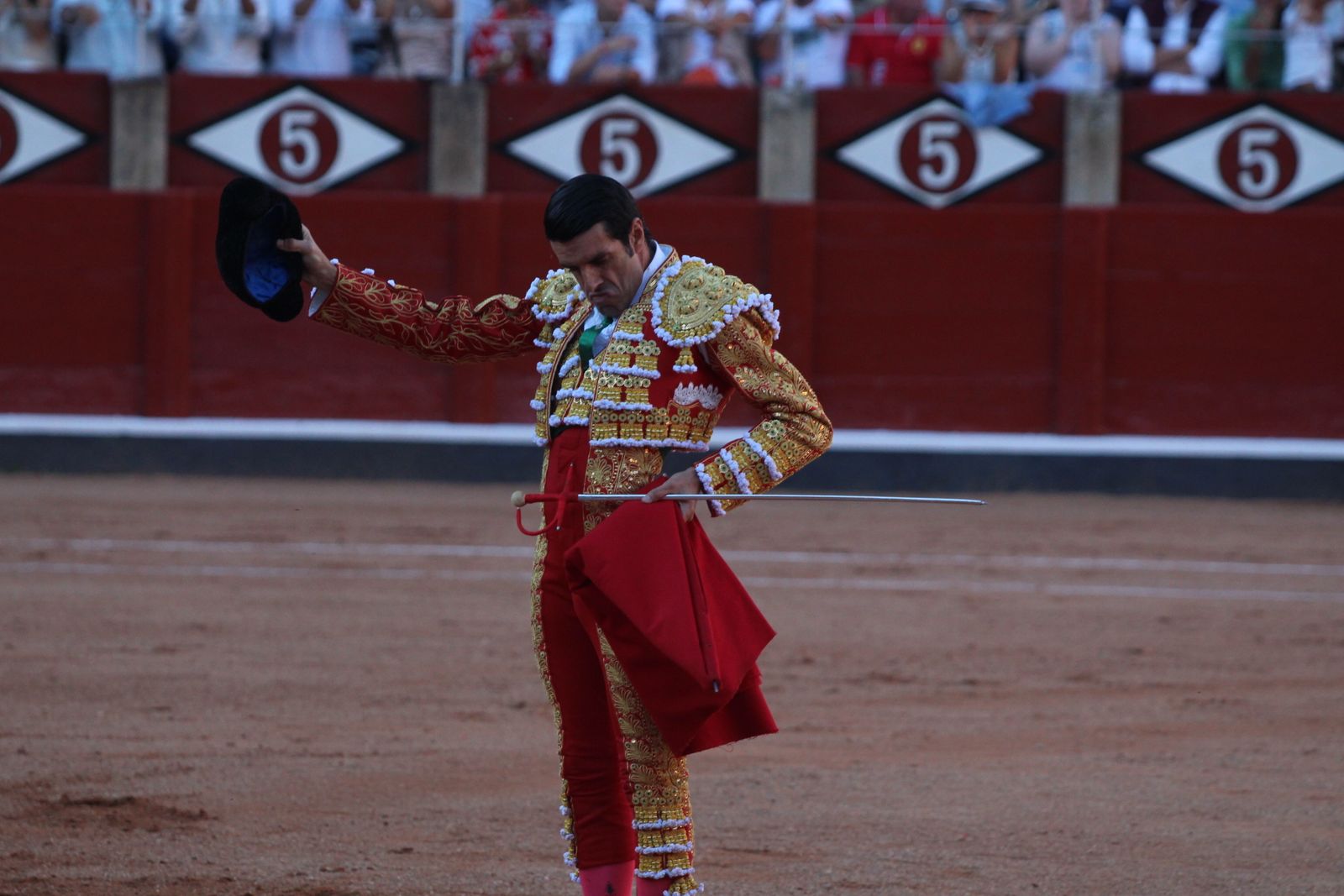 Emilio de Justo, Juan Ortega y Roca Rey inauguran el cartel de figuras en la feria de Salamanca: la corrida de Garcigrande en imágenes