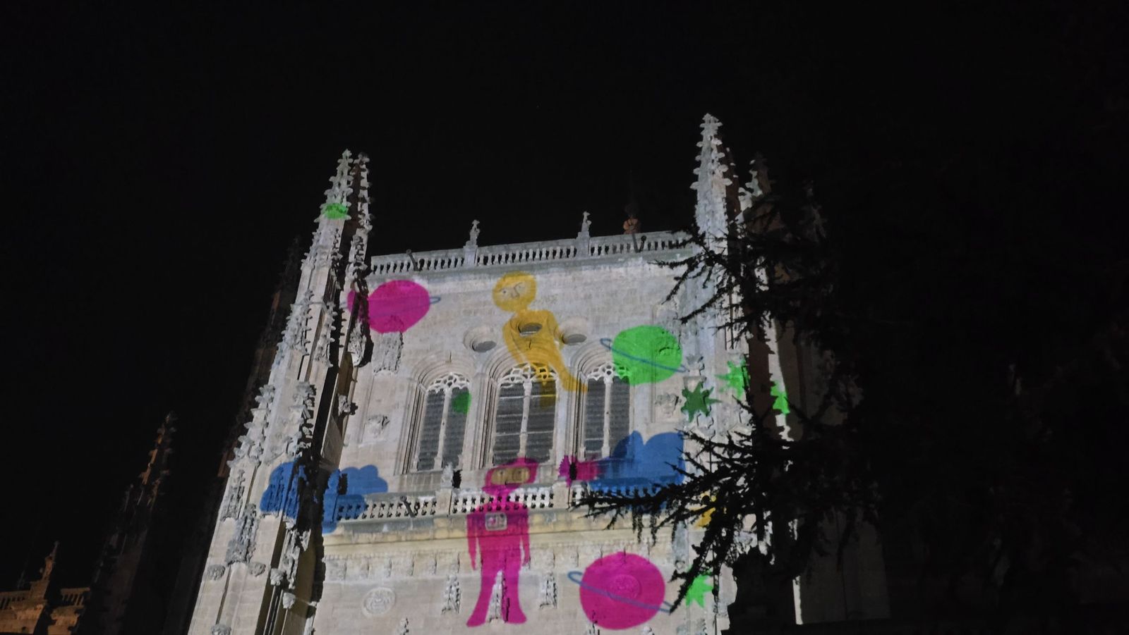 La Plaza Mayor de Salamanca se ilumina con “El Astronauta y la Estrella”: arranca la Navidad