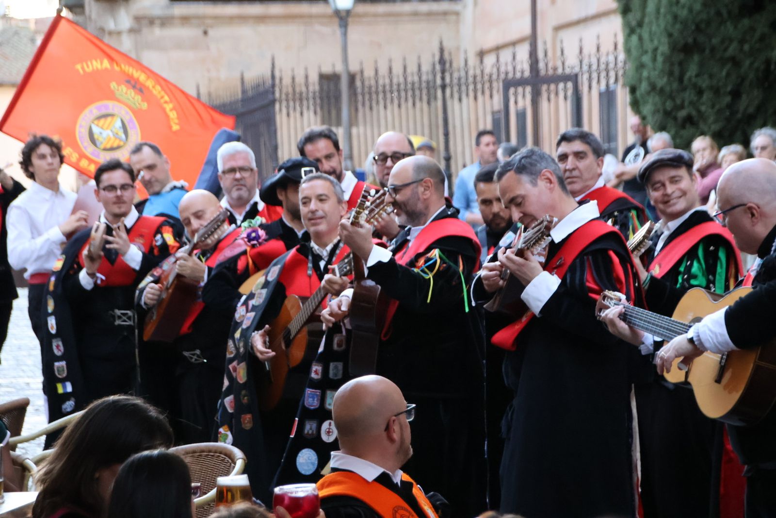 Tunas de toda España cantan al son de la historia por las calles de Salamanca