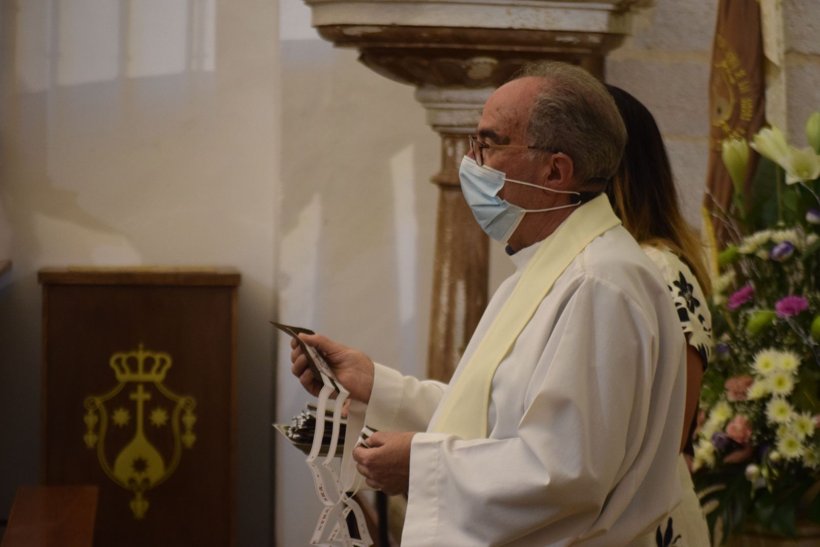 imposicion-de-escapularios-de-la-virgen-del-carmen-5