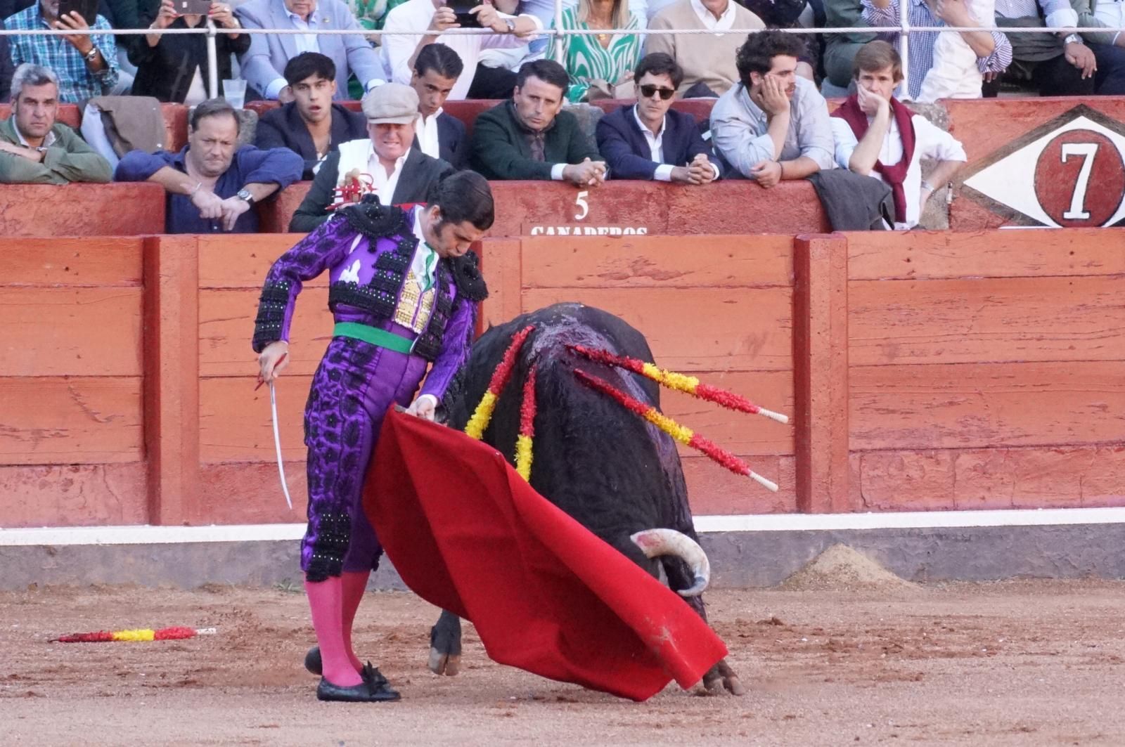 La corrida concurso para despedir la feria con Morante, Talavante y Borja Jiménez: imágenes de los mejores momentos en La Glorieta