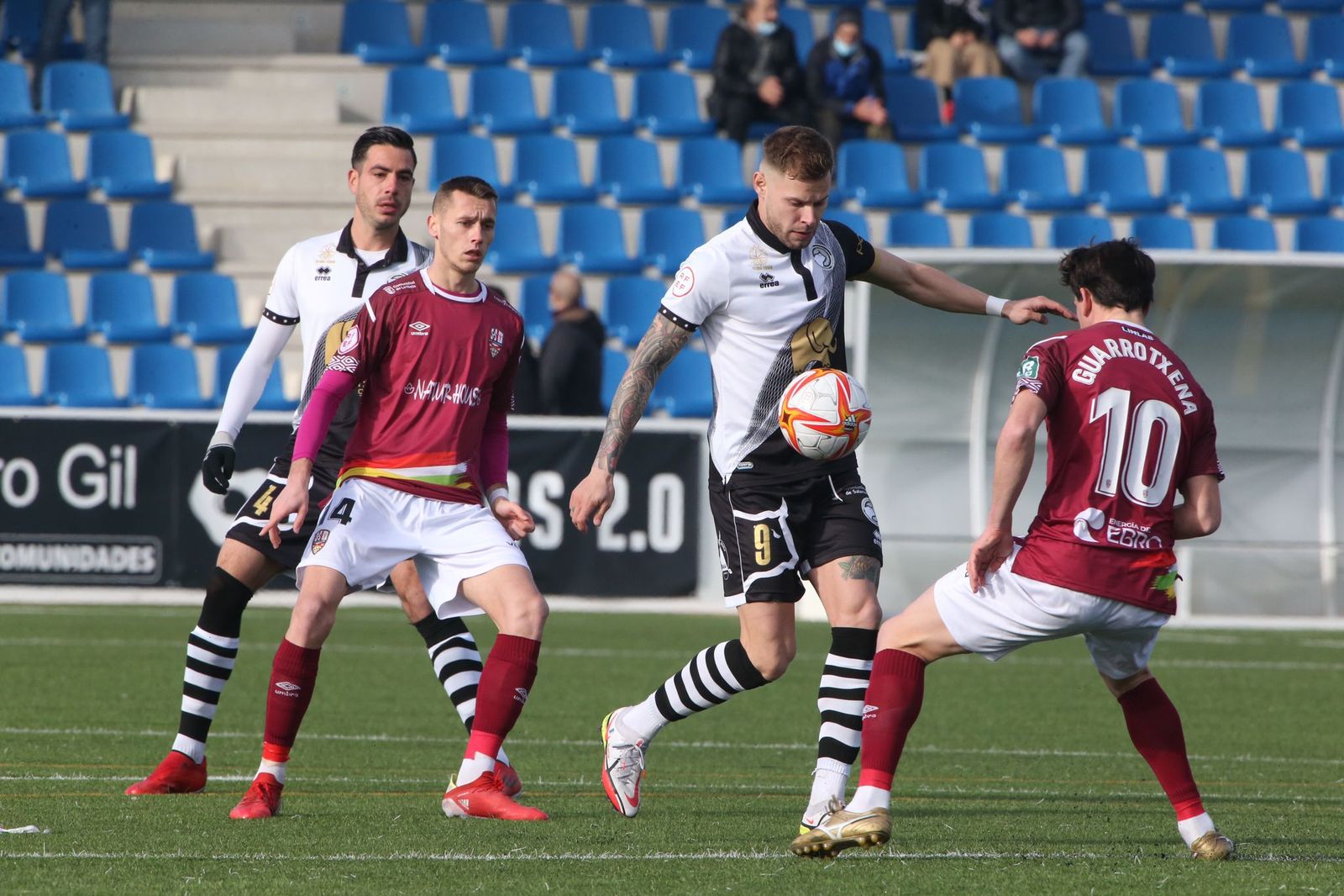 Mandi, en el duelo ante la UD Logroñés / FOTO SALAMANCA24HORAS.COM