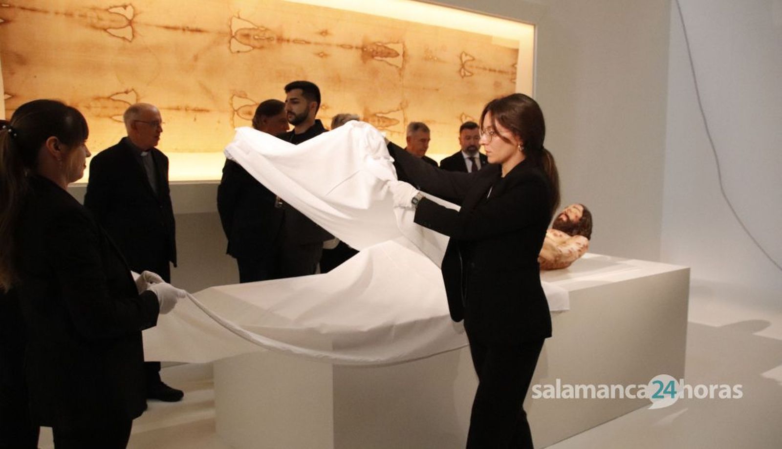 Inauguración de la exposición The Mystery Man. Salamanca24horas