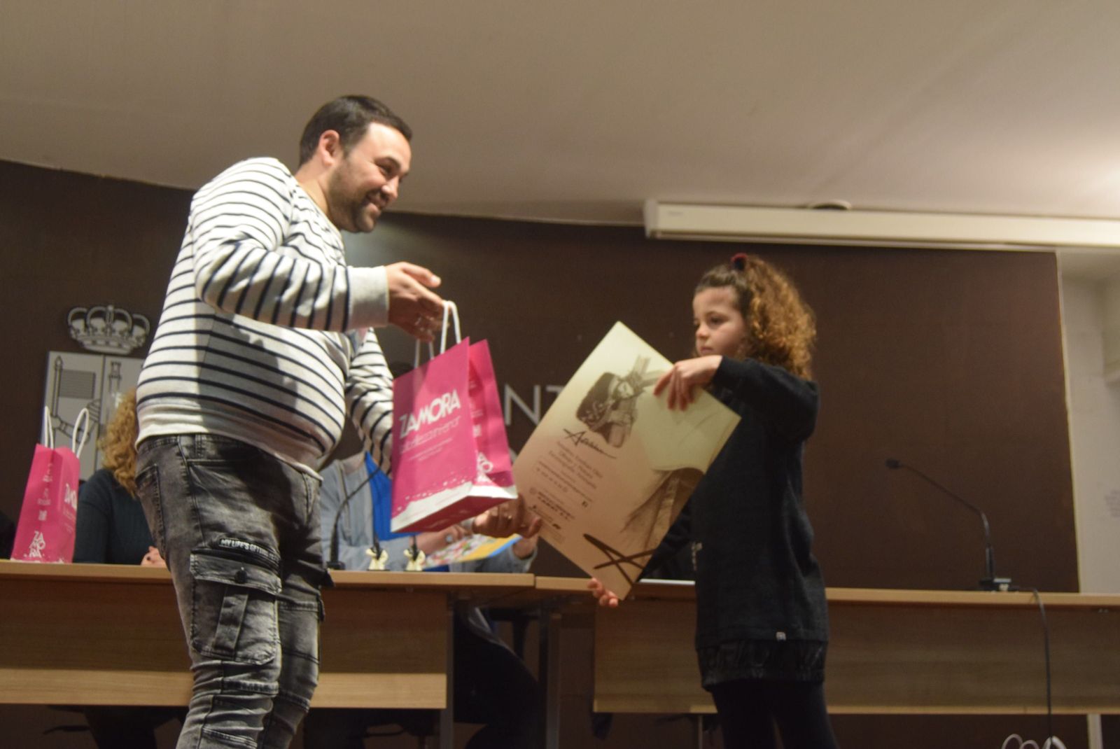 entrega-de-premios-del-concurso-de-dibujo-de-luz-penitente-13