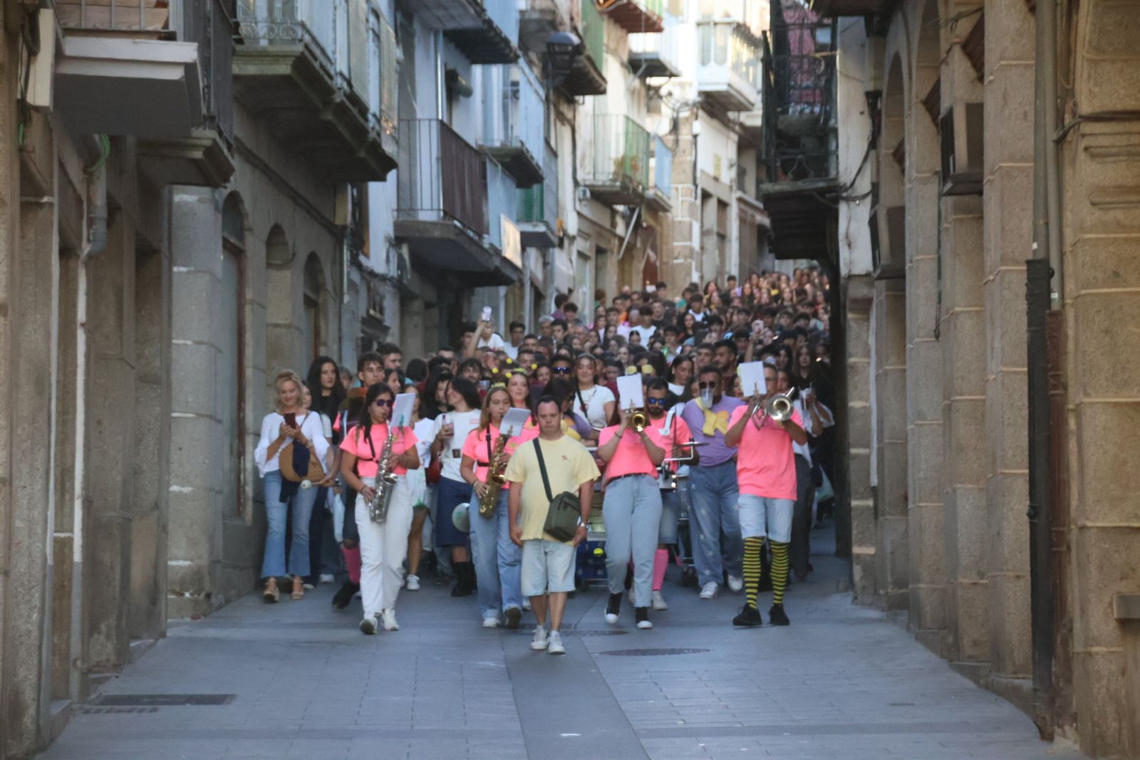 Béjar, pasacalles de Peñas y pregón