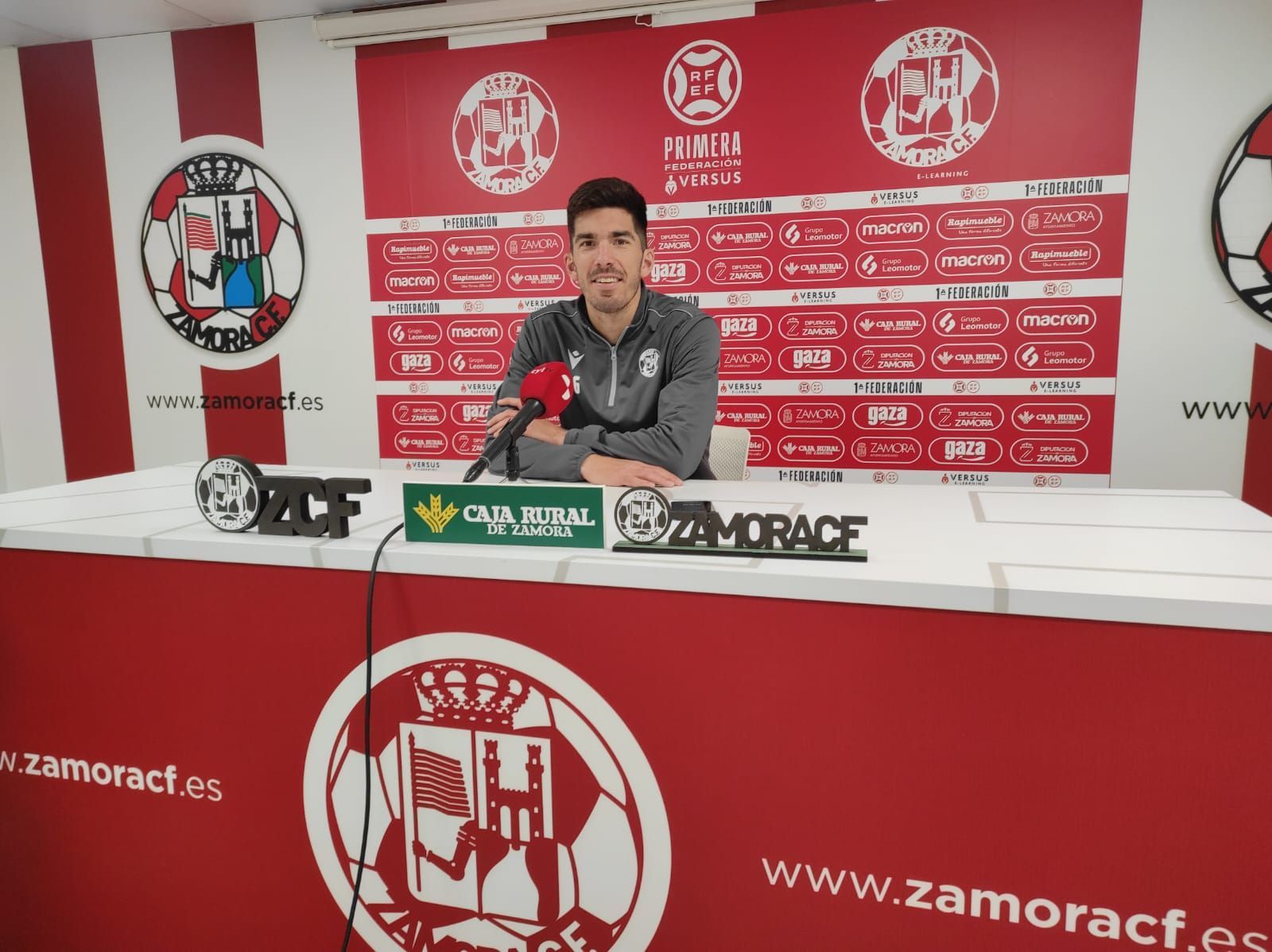 Carlos Gutiérrez en rueda de prensa previa al Osasuna B