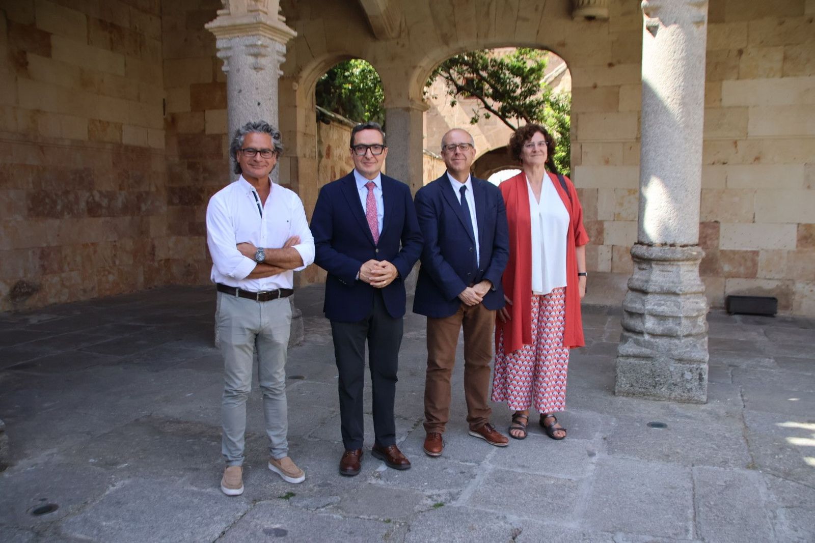 El rector presenta un importante proyecto logrado por el catedrático Juan Pedro Bolaños El rector presenta un importante proyecto logrado por el catedrático Juan Pedro Bolaños