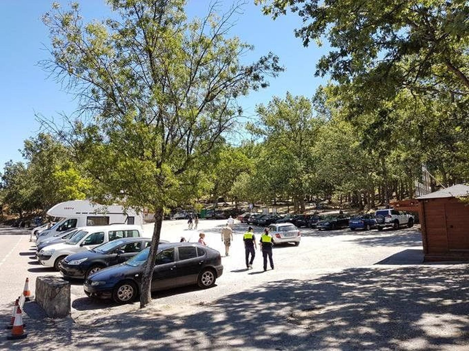 Los empresarios del Lago de Sanabria muestran su malestar por el alto coste de aparcamiento en el lugar