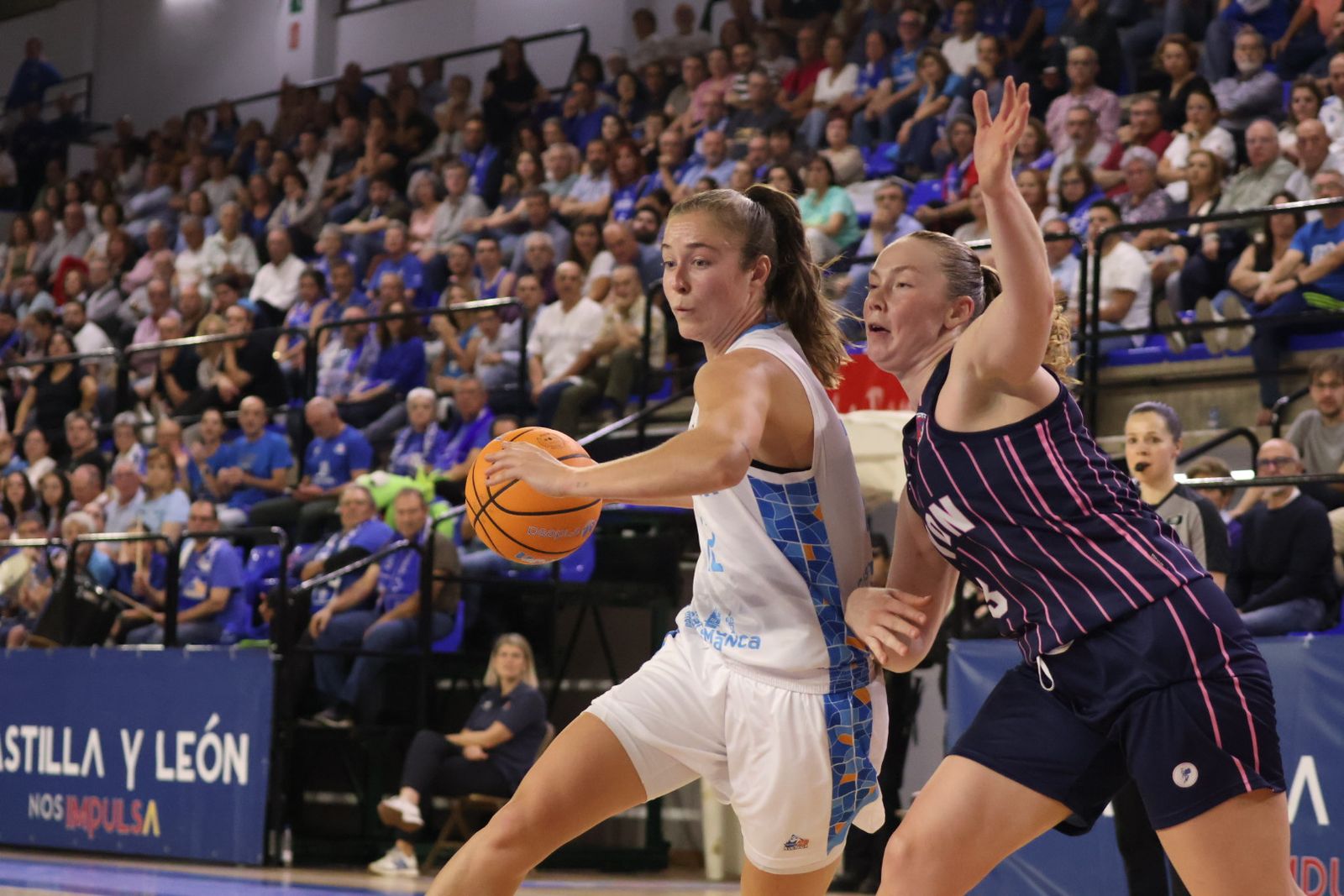 Perfumerías Avenida - Nyon Basket