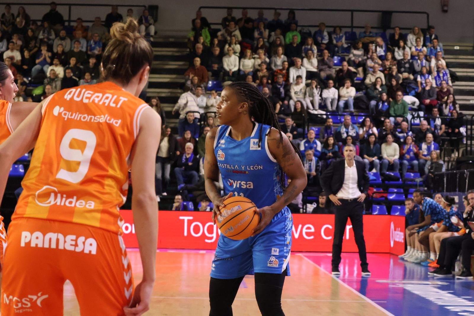 Perfumerías Avenida - Valencia Basket