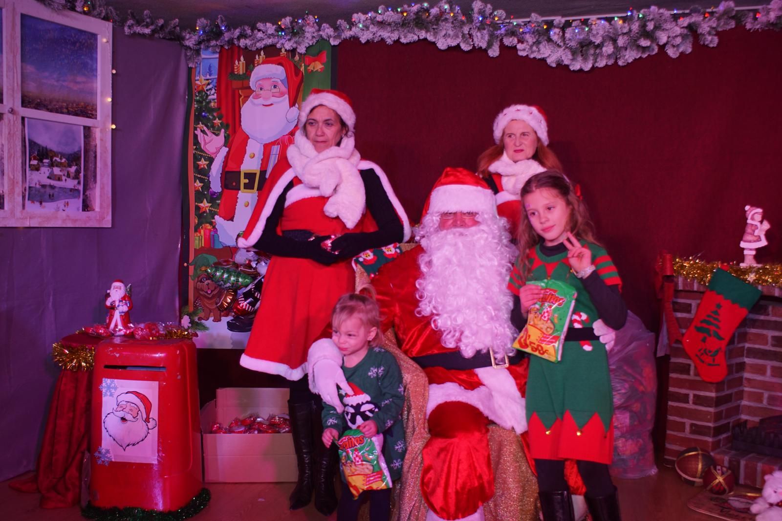 El Encinar recibe la visita de Papa Noel