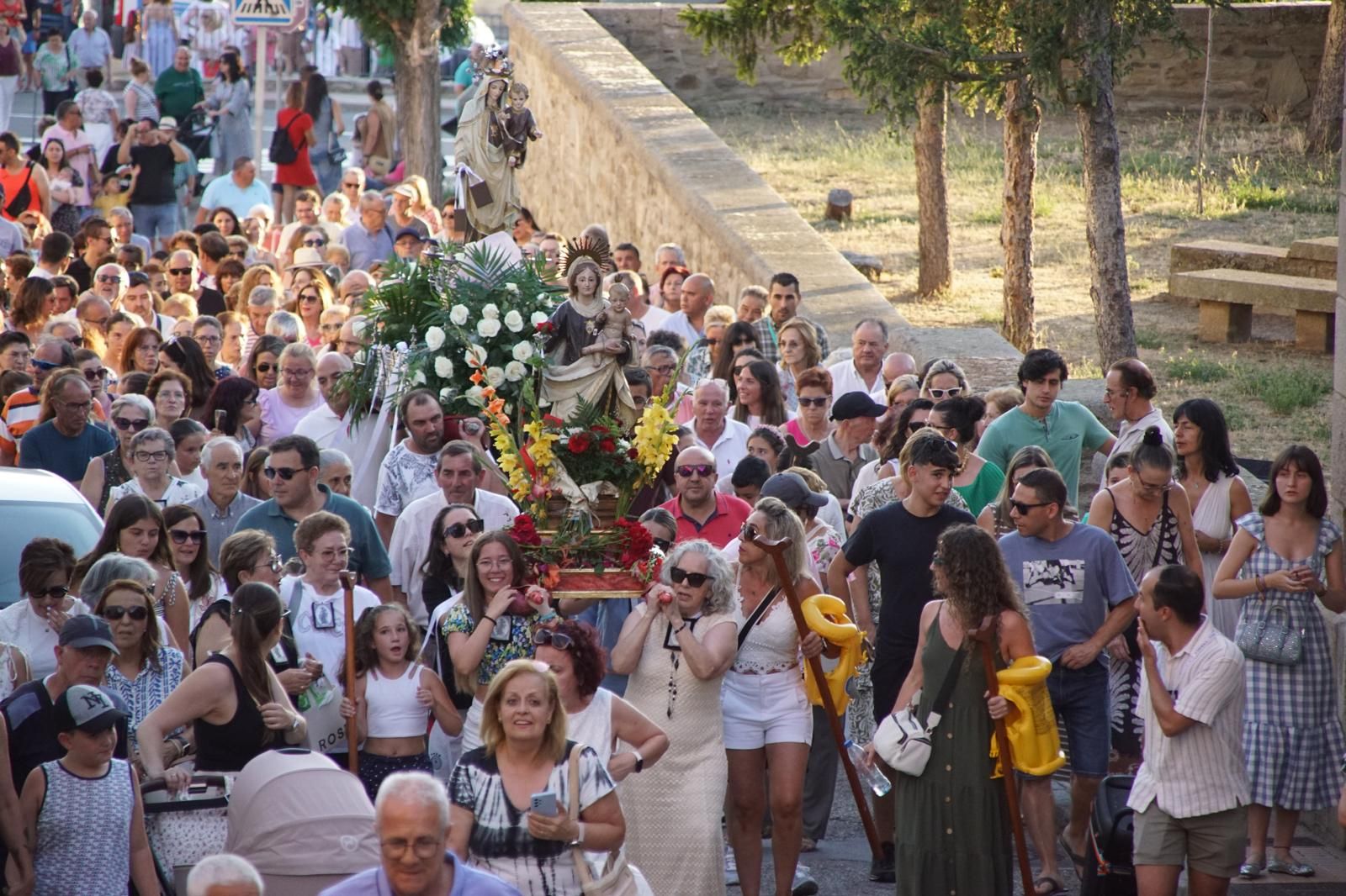 Procesión de la Virgen del Carmen por el río Tormes en Alba (4).jpeg
