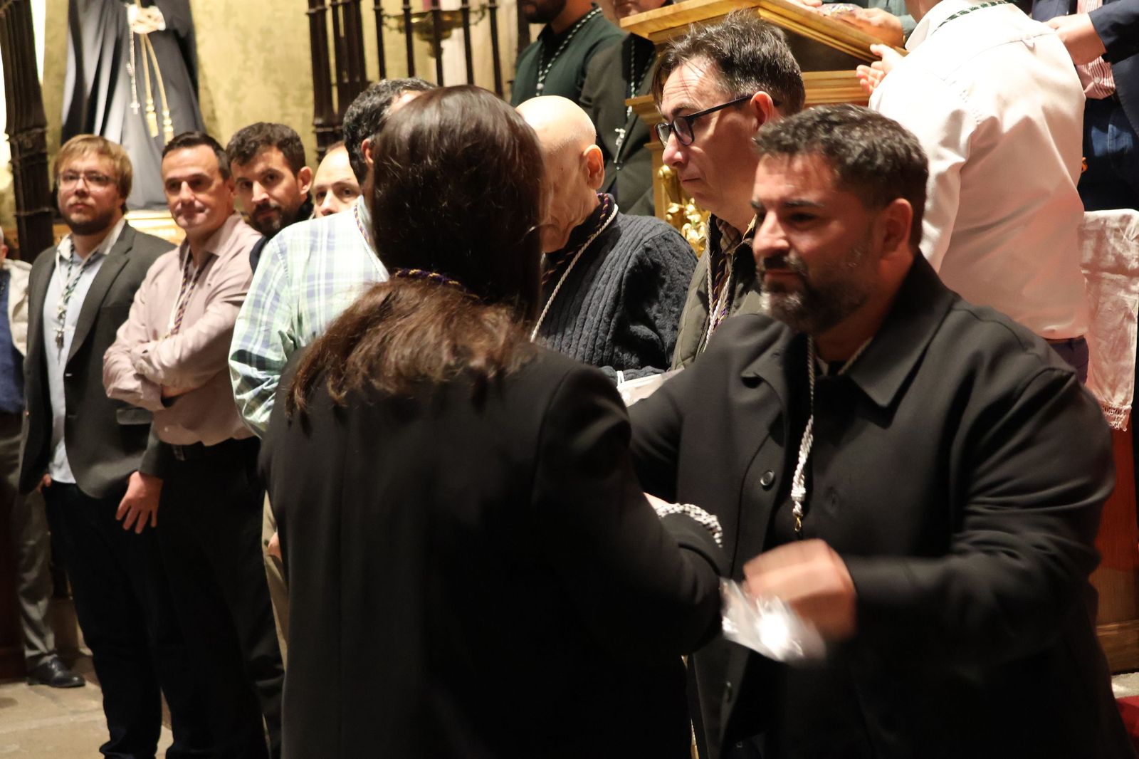 GALERÍA | Entrada de nuevos hermanos a la Cofradía de la Vera Cruz