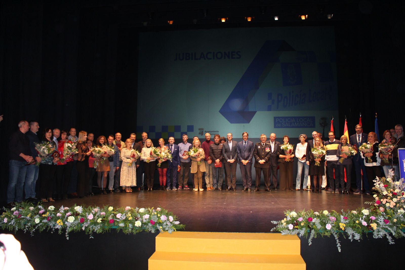 entrega-de-medallas-de-reconocimiento-a-la-policia-local-55