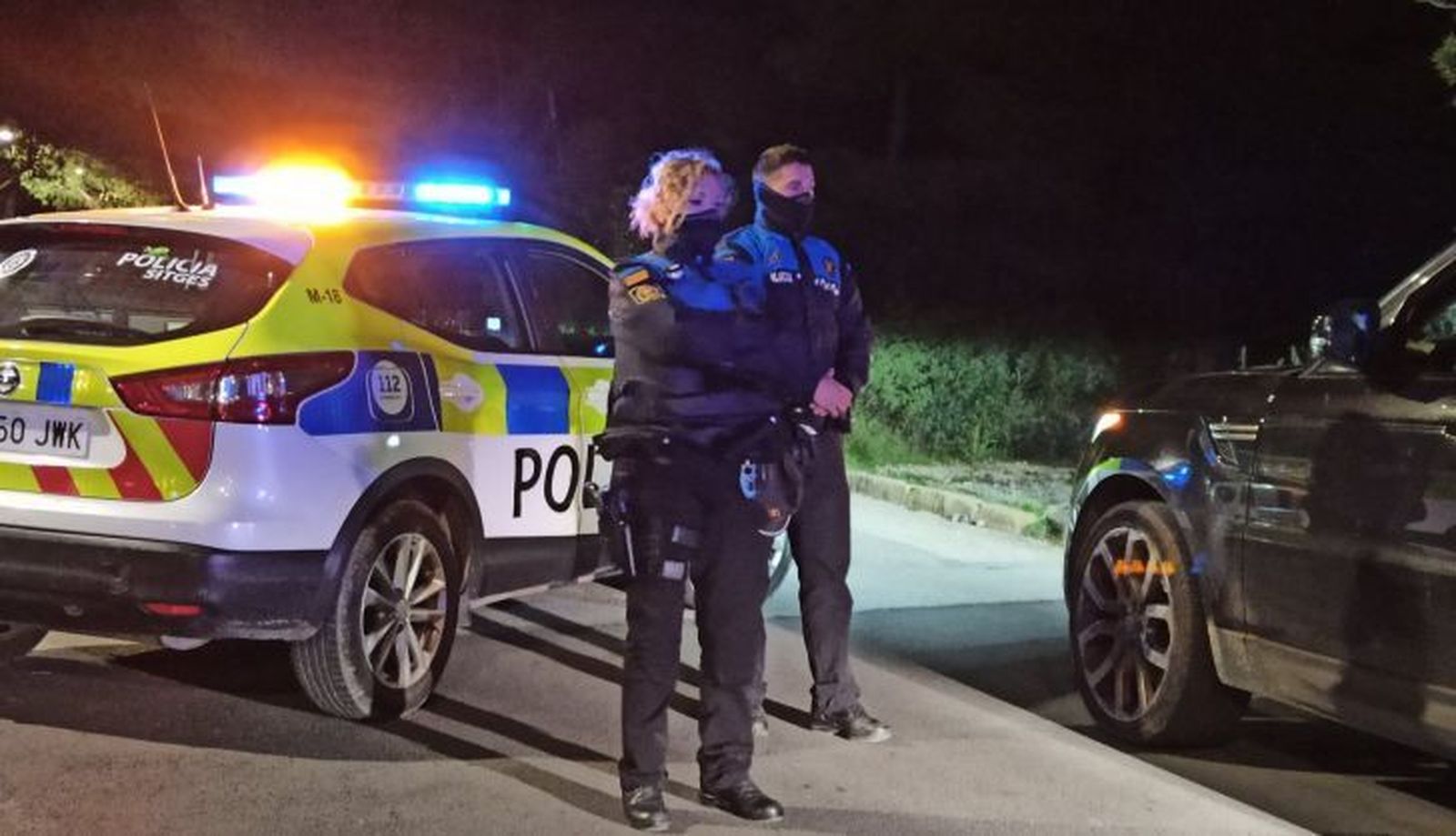 Los agentes que interceptaron el vehi culo polici a de sitges 1 728x418 (1)