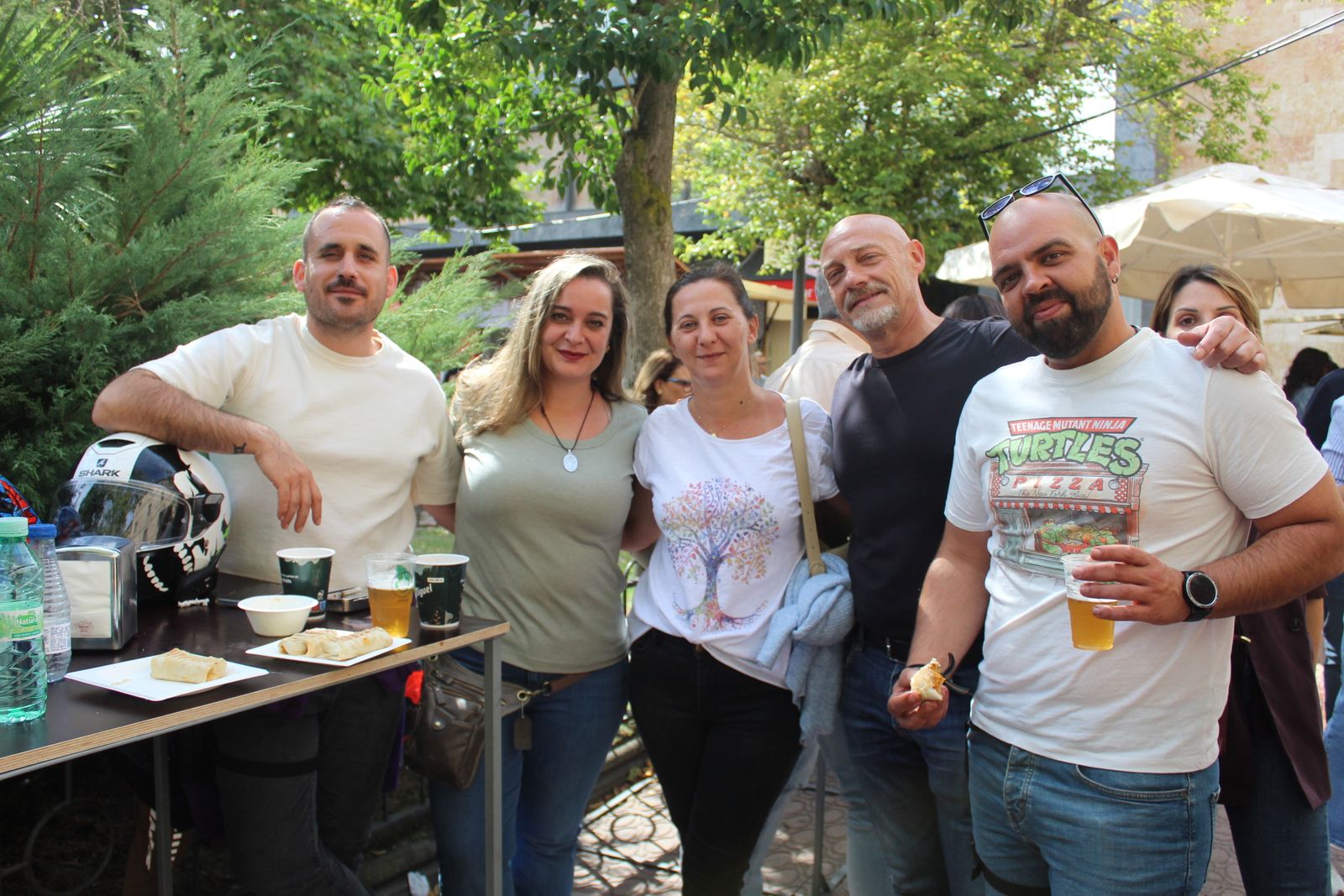 Ambiente en la Feria de Día en el mediodía de este domingo