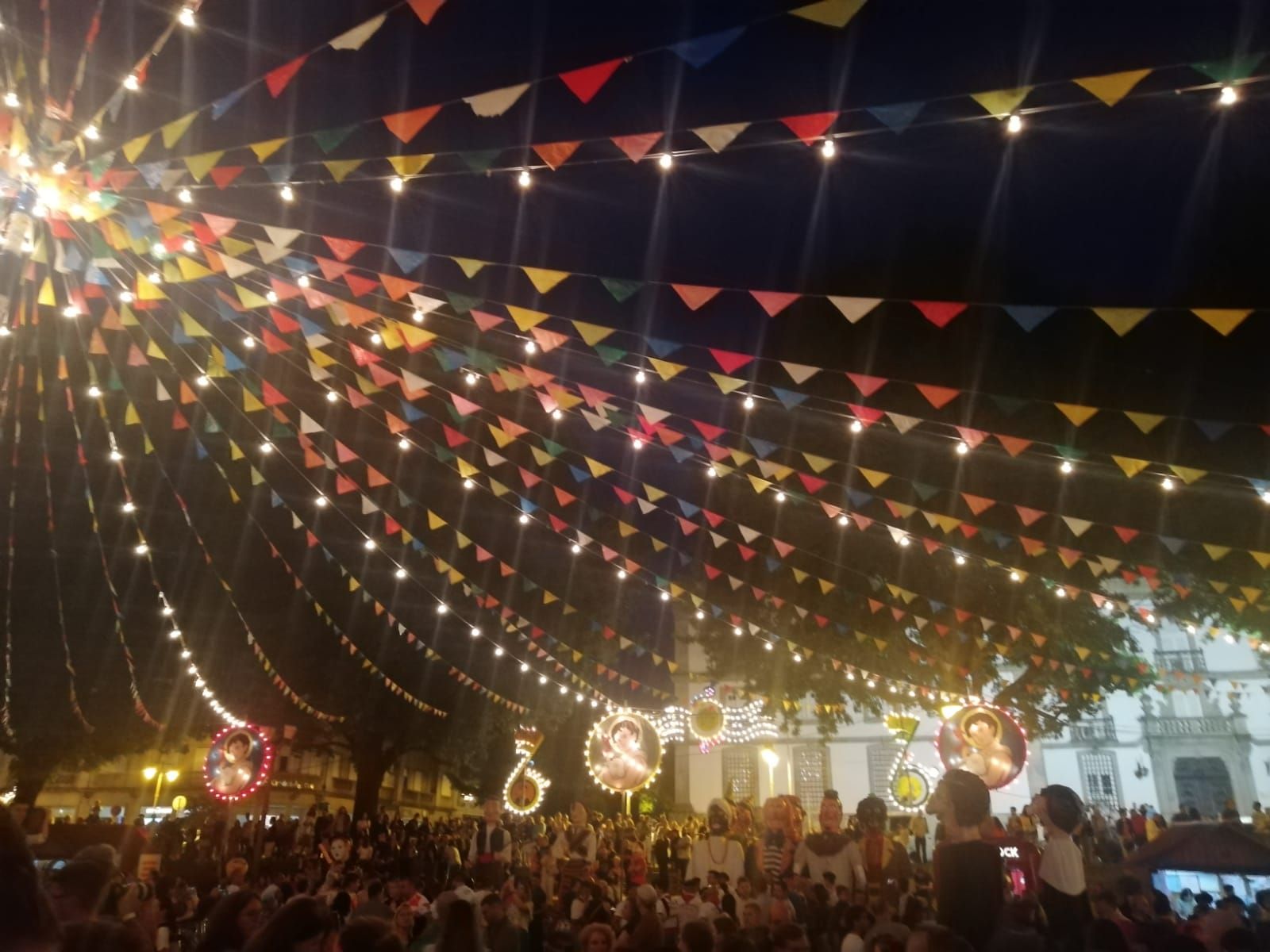 encuentro-cabezudos-y-gigantes-en-braga-portugal-7