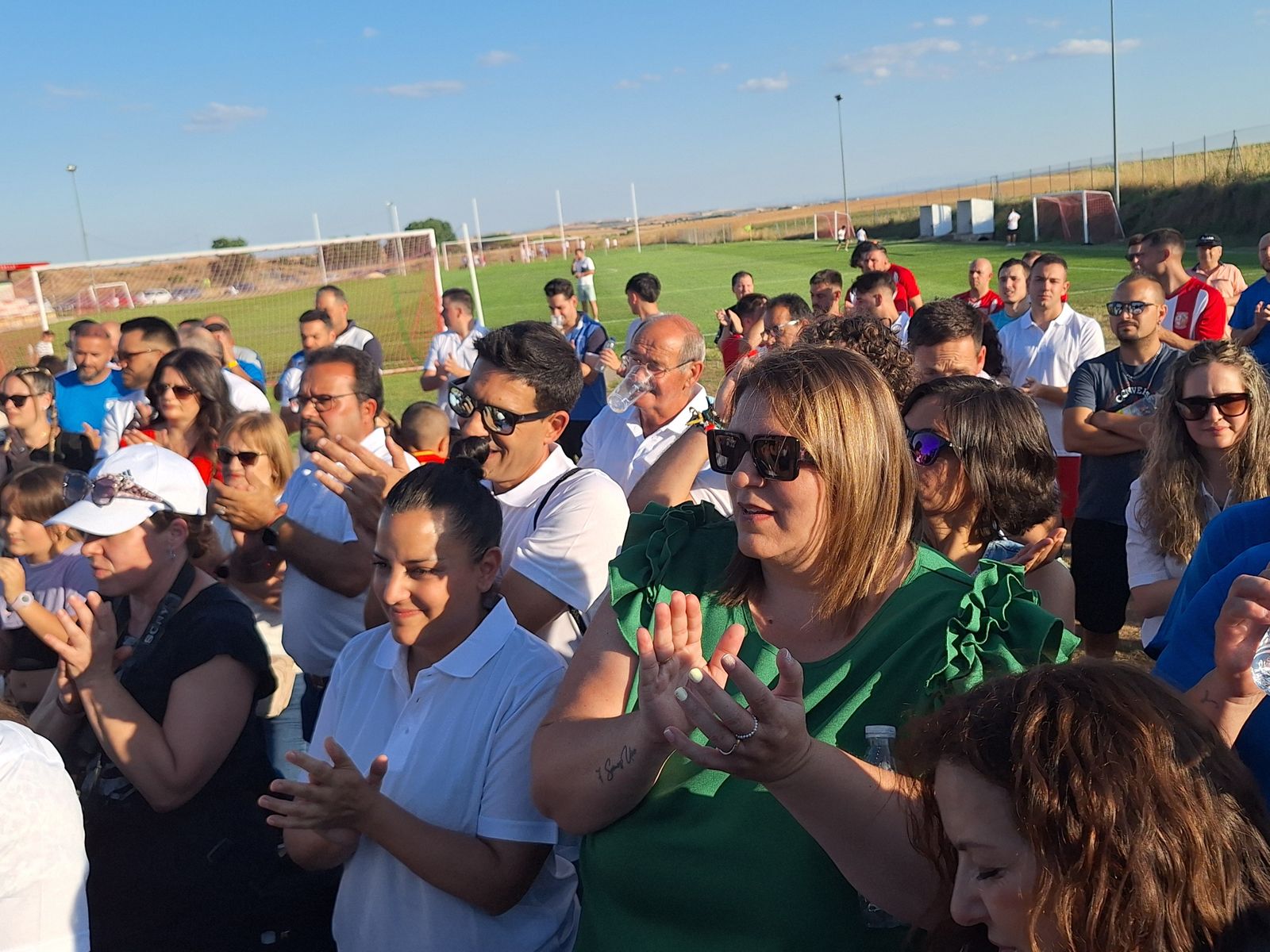 El campo de Castellanos de Villiquera pasa a llamarse Marcelino Valle